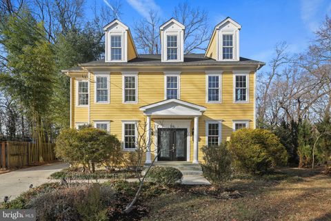 Photo of 518 Calvin Lane, ROCKVILLE, MD 20851 (MLS # MDMC2210784)