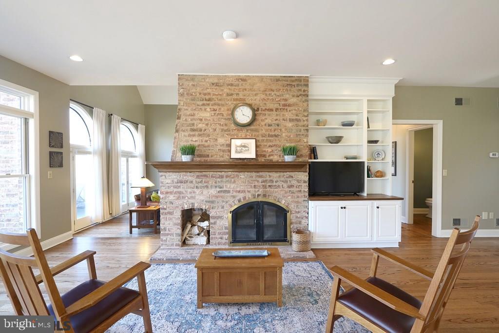 HARRIS ACRES - Residential