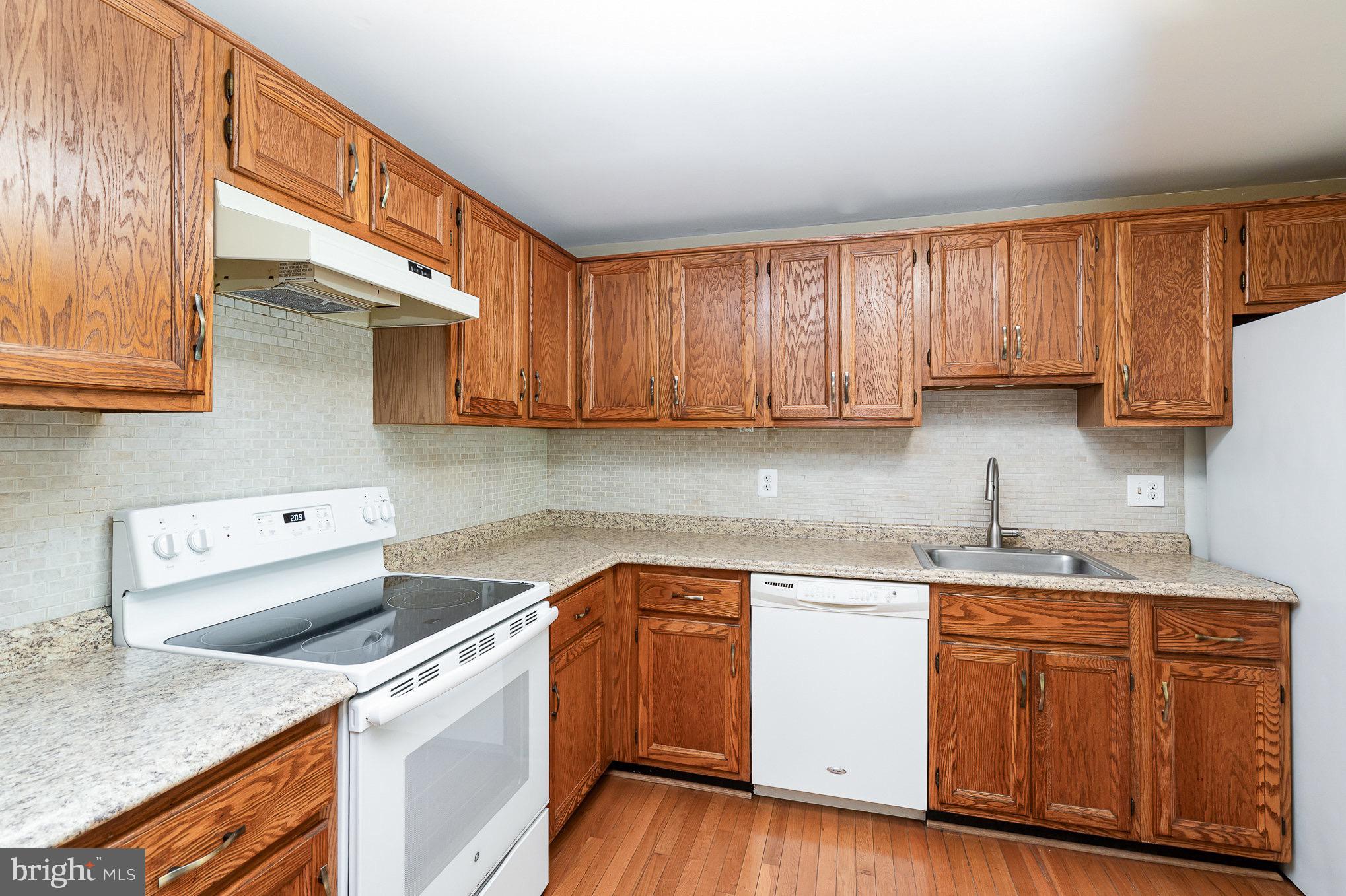 AMBERLEIGH - Residential Lease