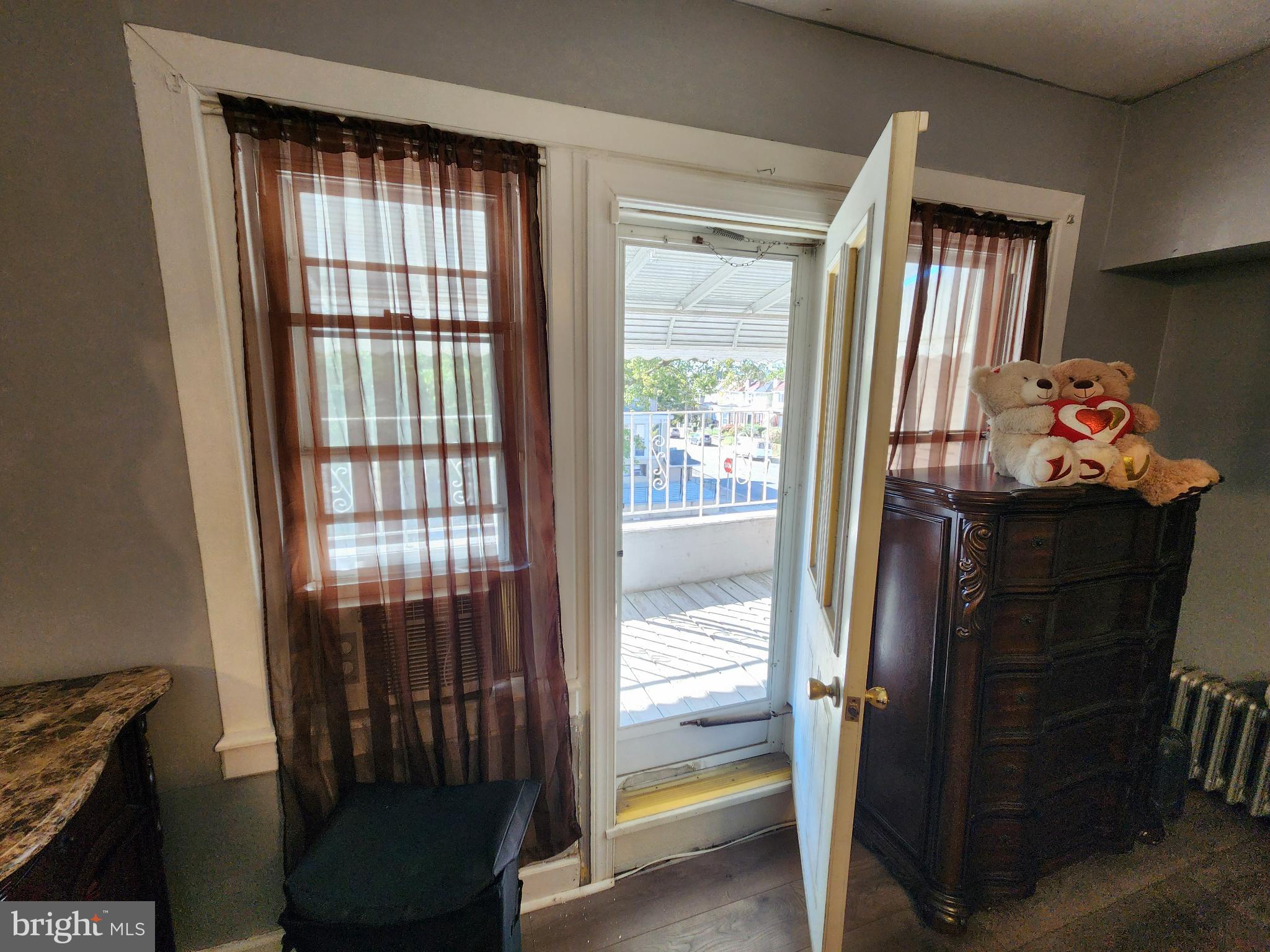 WEST OAK LANE - Residential