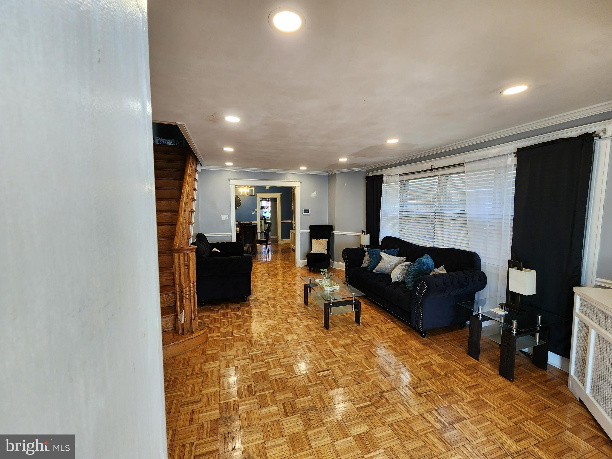 WEST OAK LANE - Residential