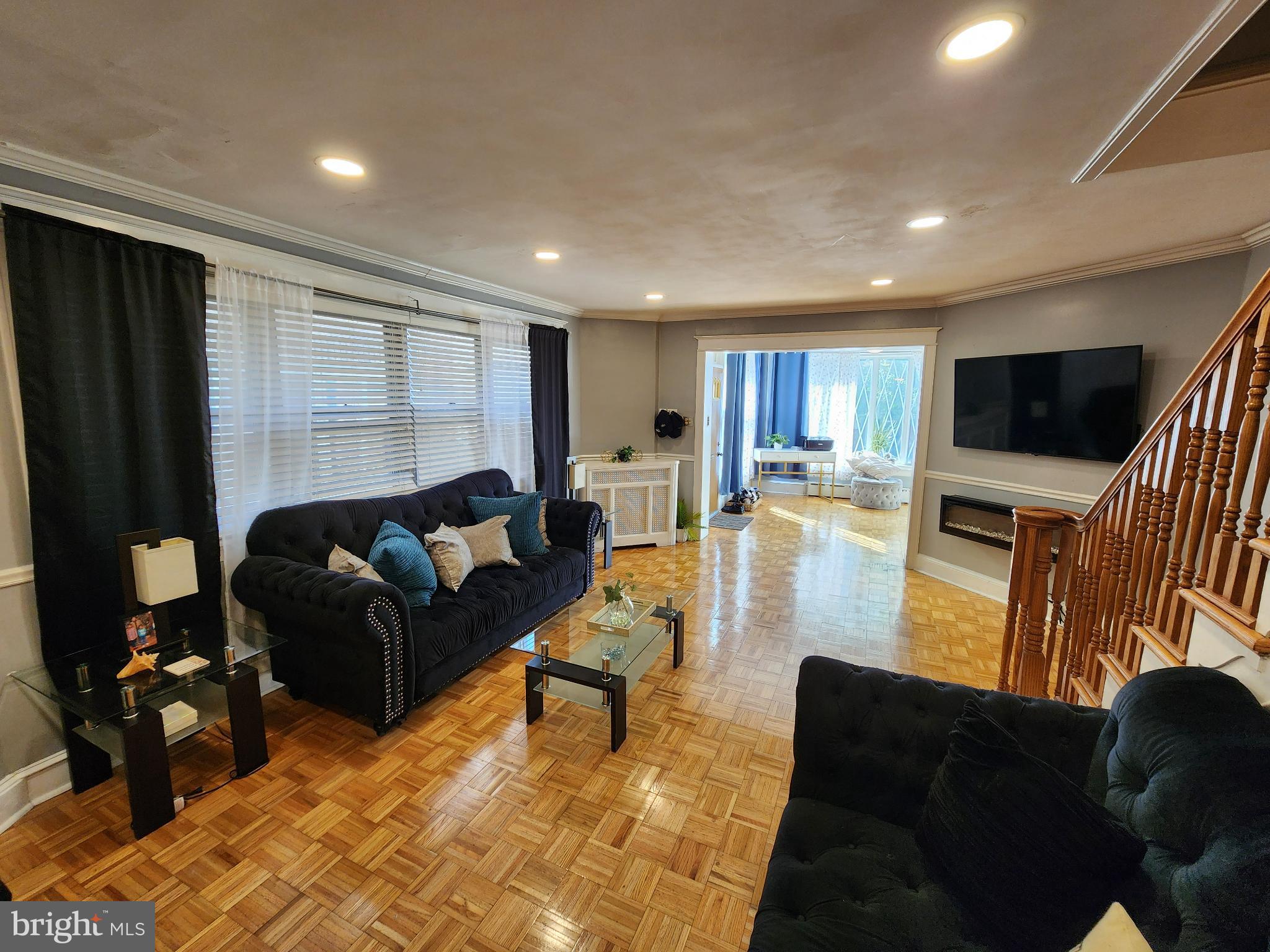 WEST OAK LANE - Residential