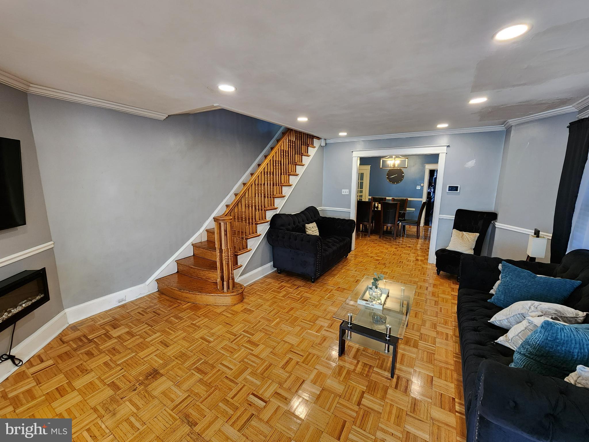 WEST OAK LANE - Residential