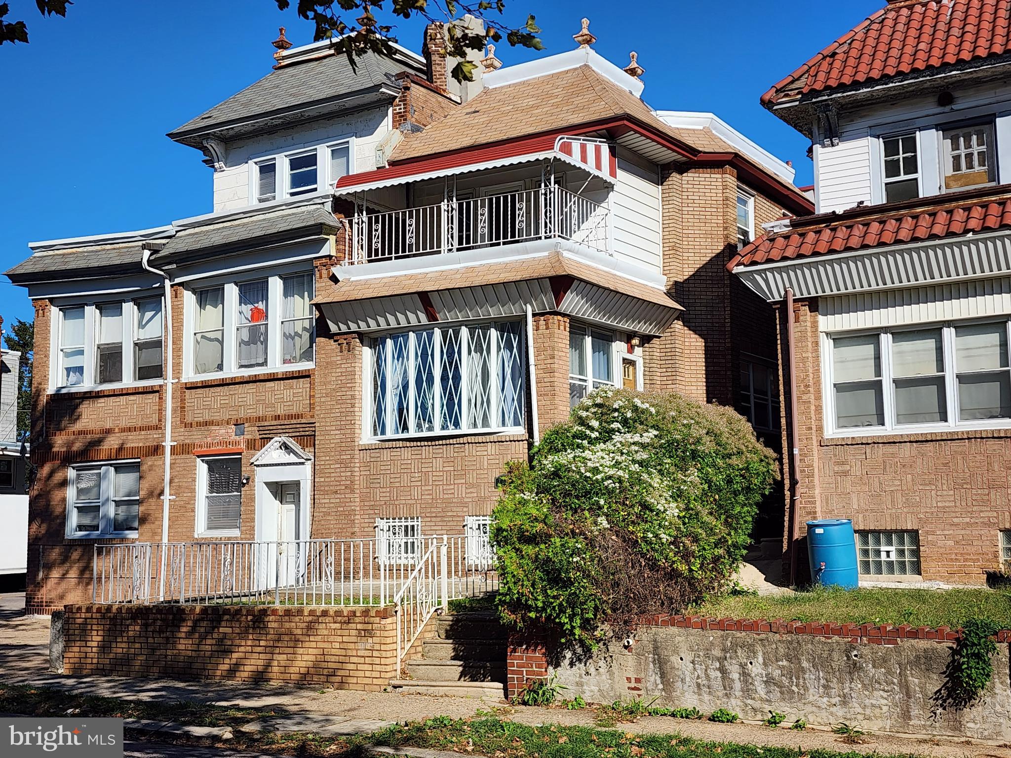 WEST OAK LANE - Residential