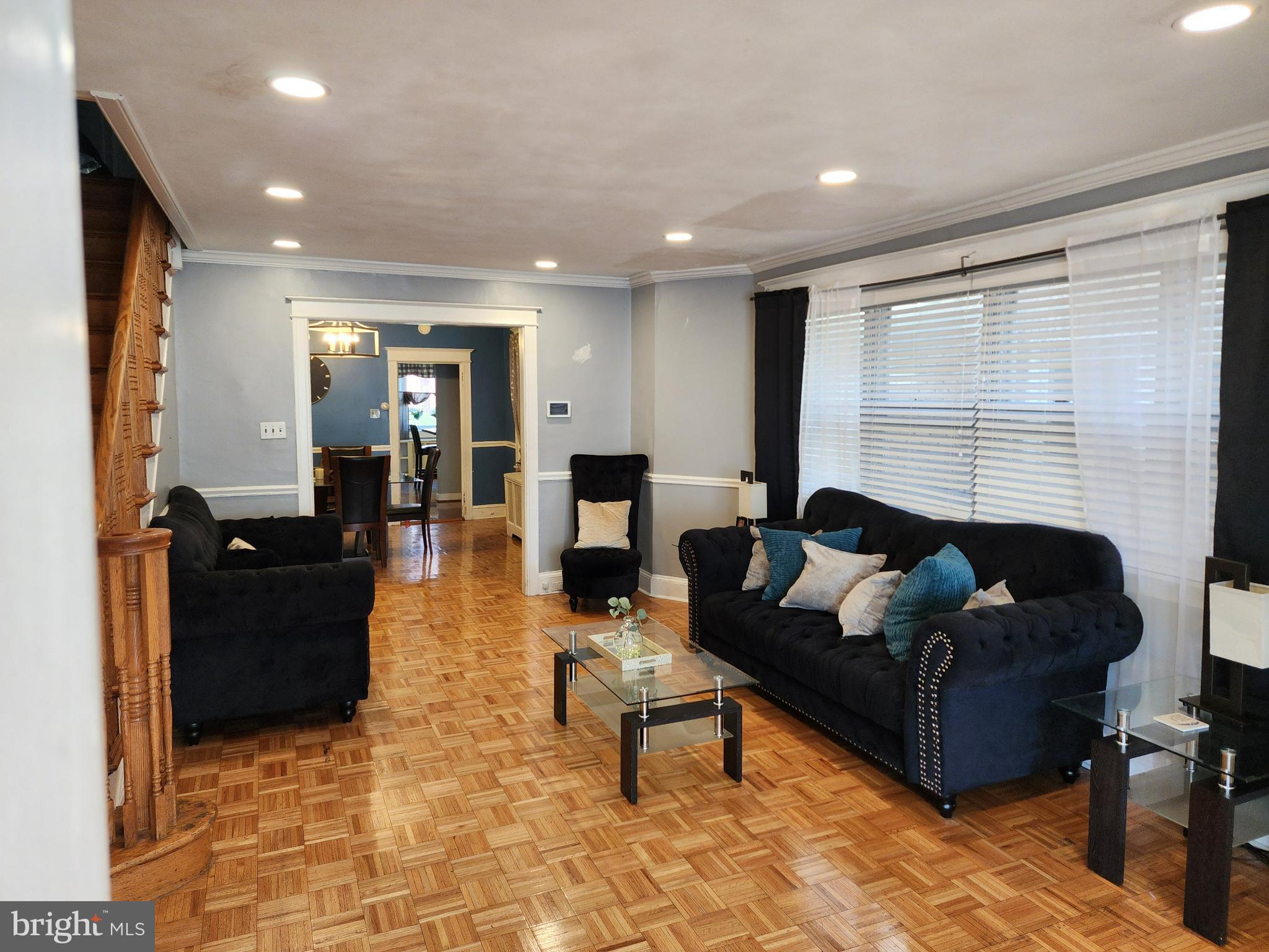 WEST OAK LANE - Residential