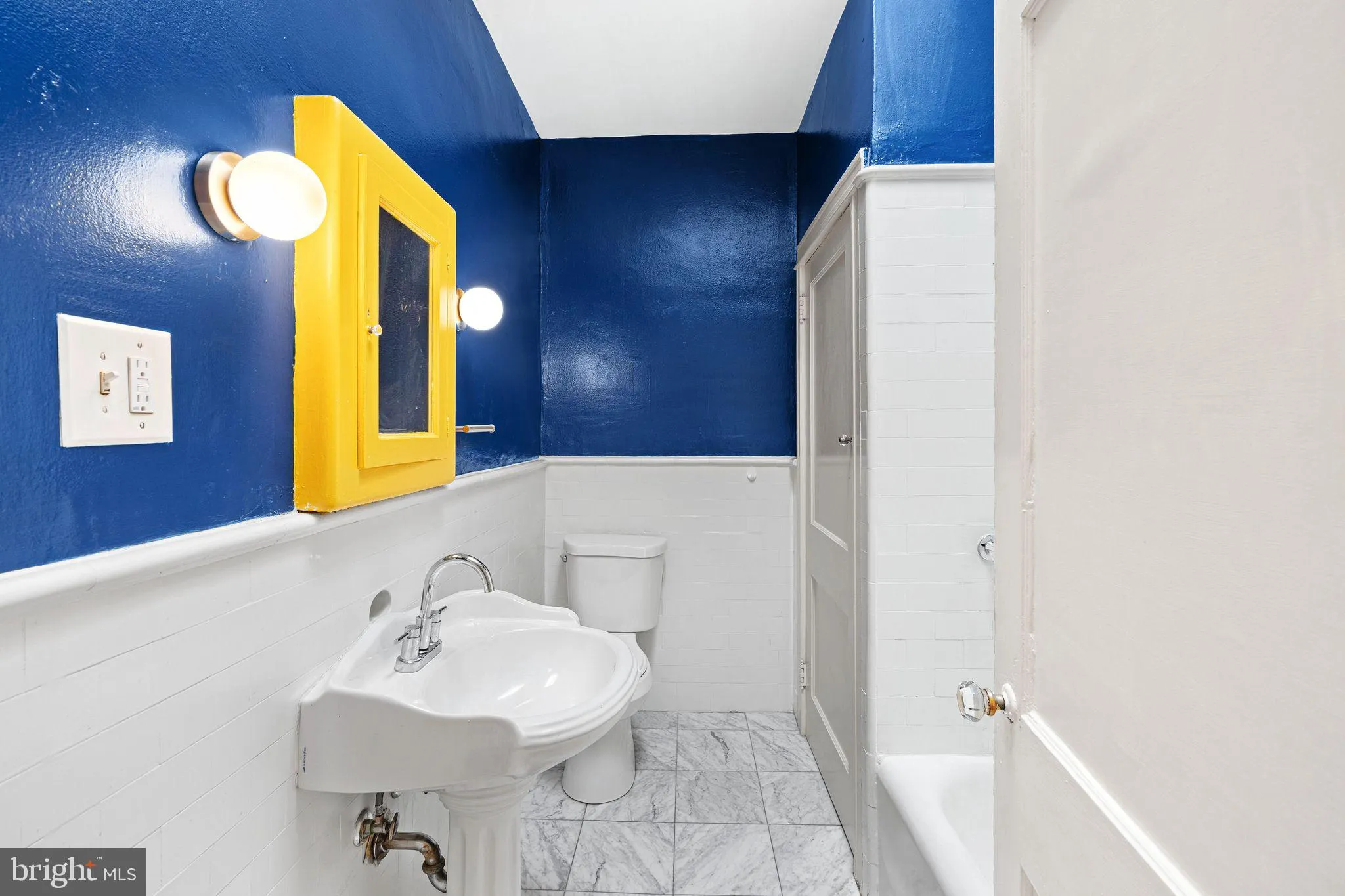 Philadelphia, Pennsylvania 19130, United States, 3 Bedrooms Bedrooms, ,1 BathroomBathrooms,Residential,Active,181122