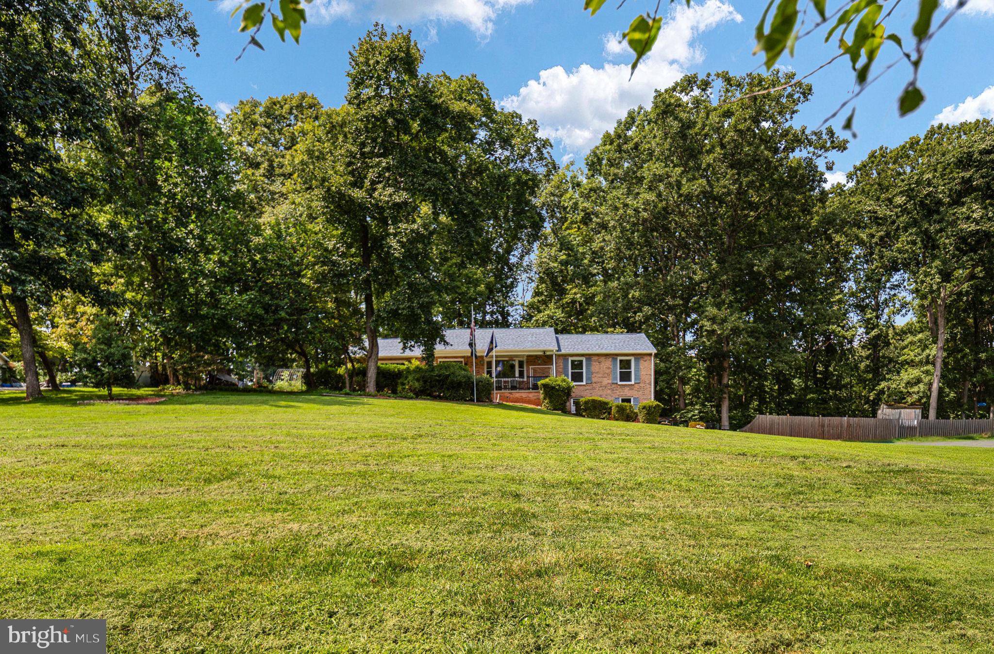 1015 BAILEY COURT