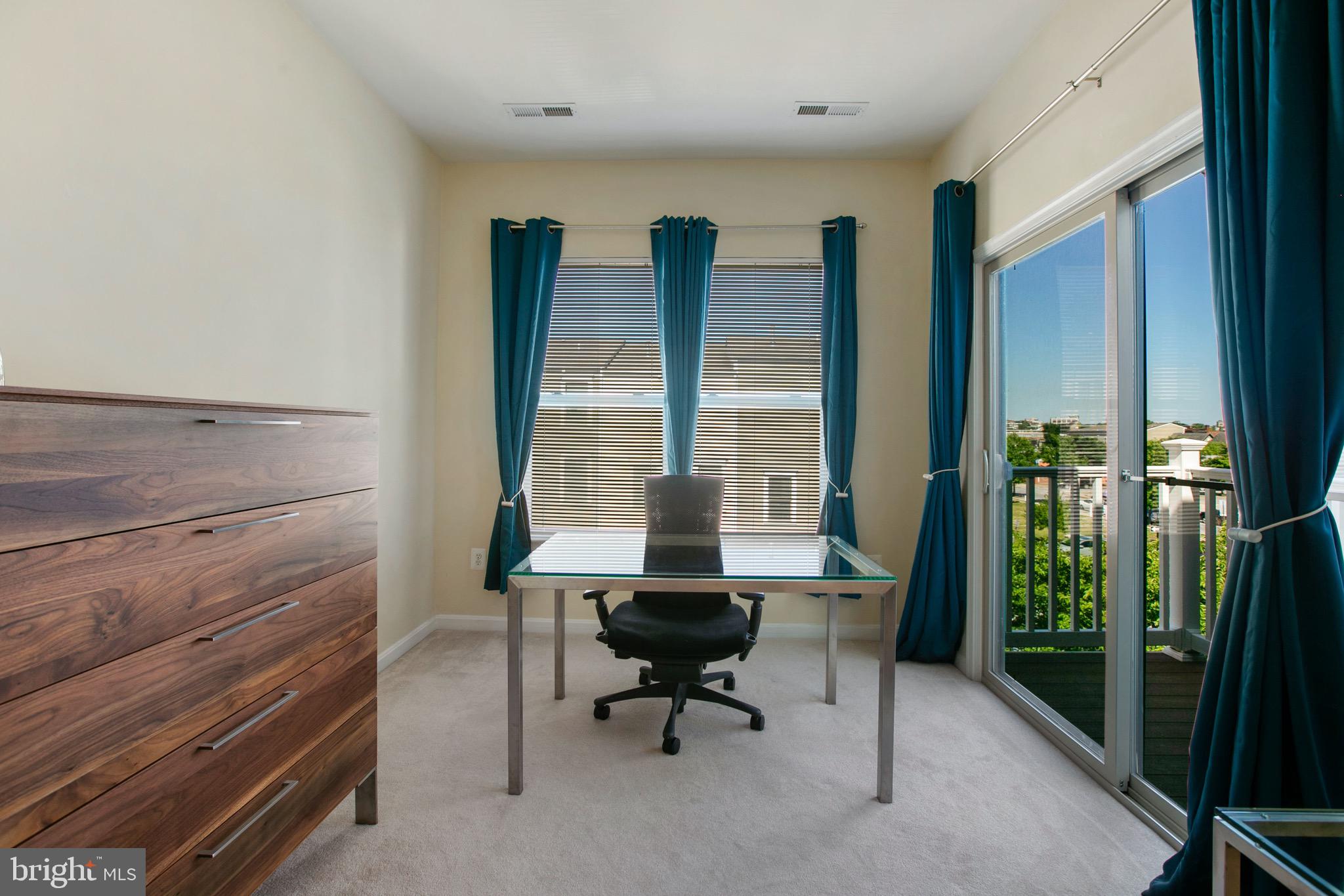 ALBEMARLE SQUARE - Residential