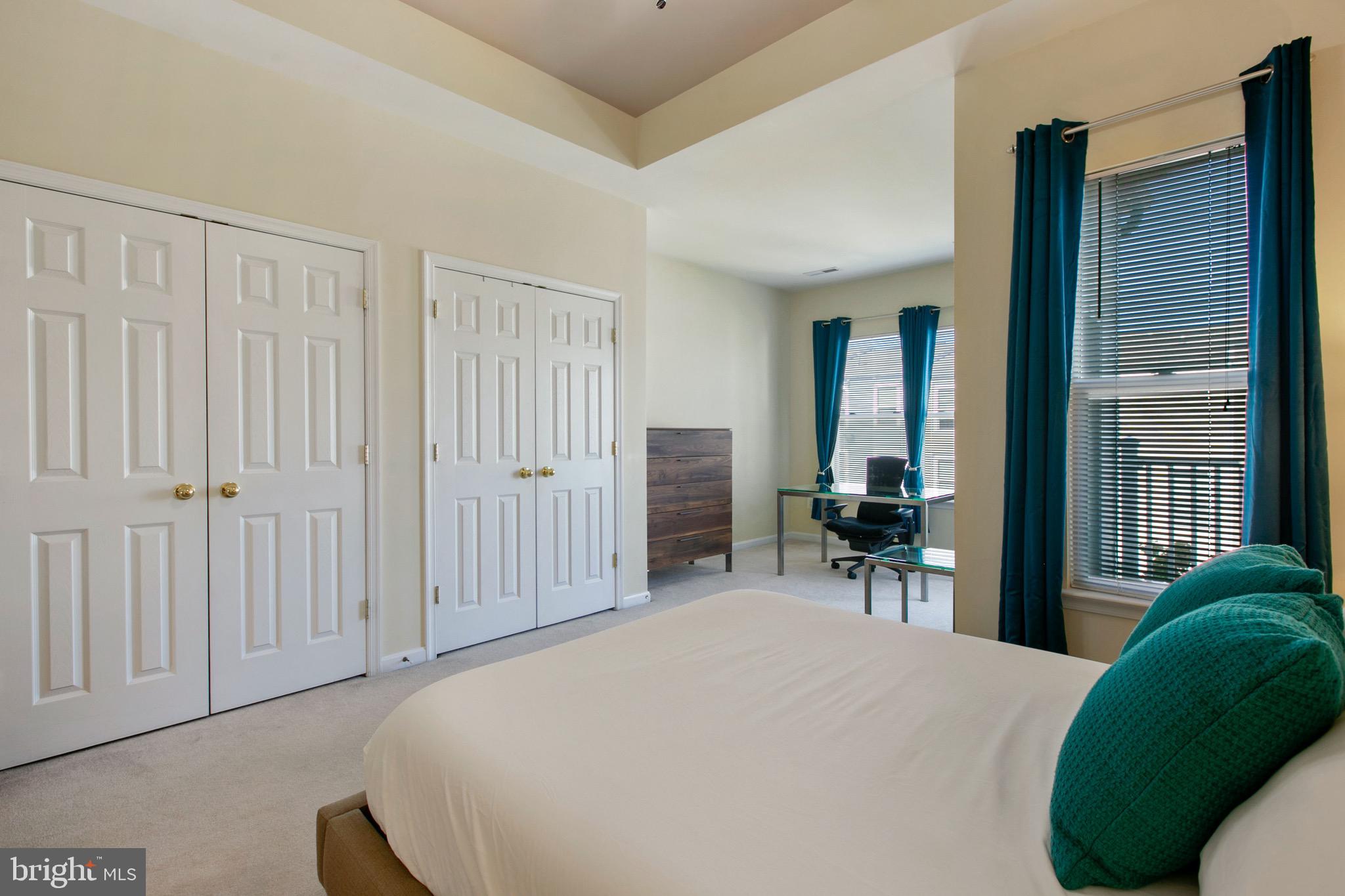 ALBEMARLE SQUARE - Residential