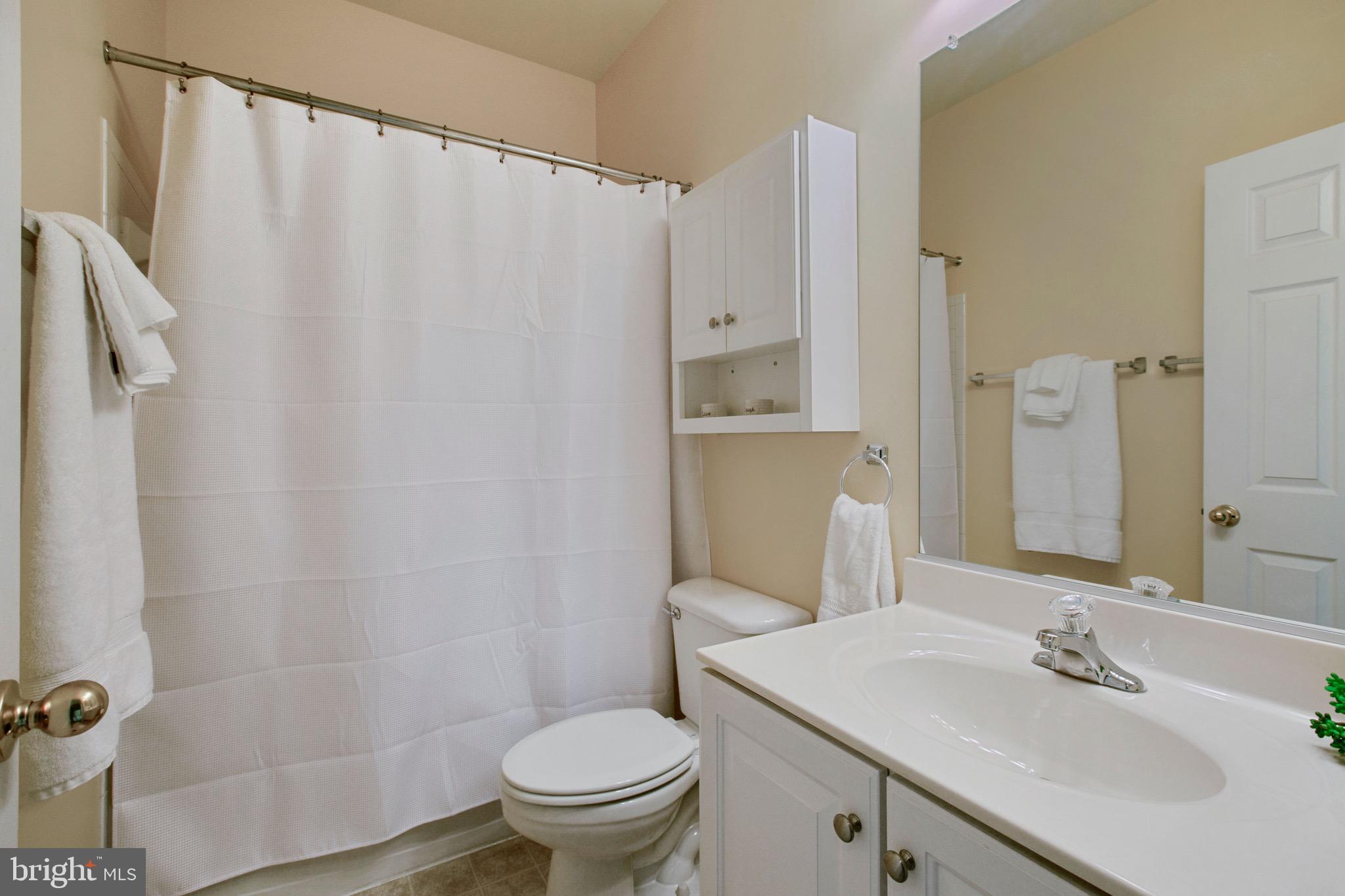 ALBEMARLE SQUARE - Residential