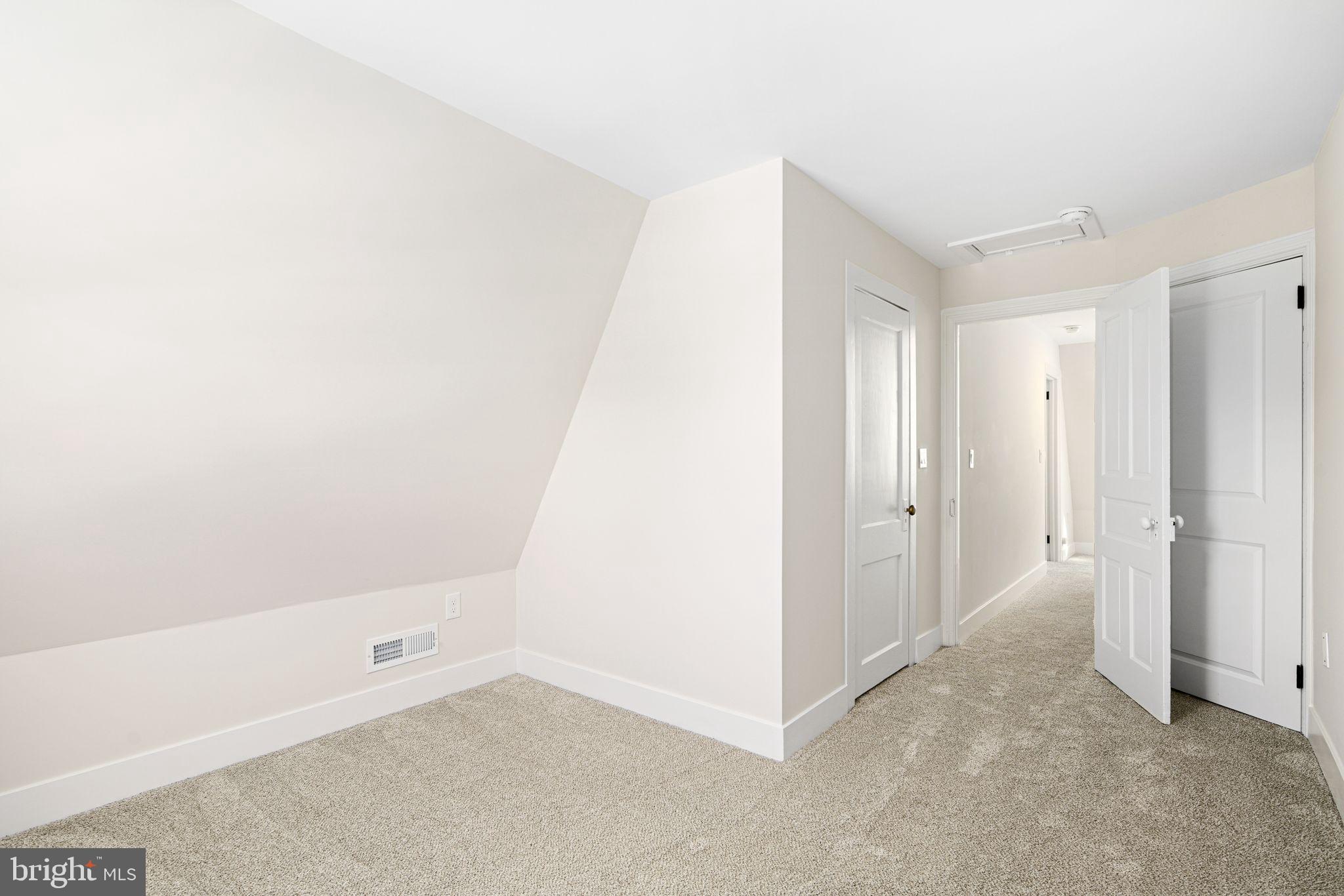 OLD WYNCOTE - Residential