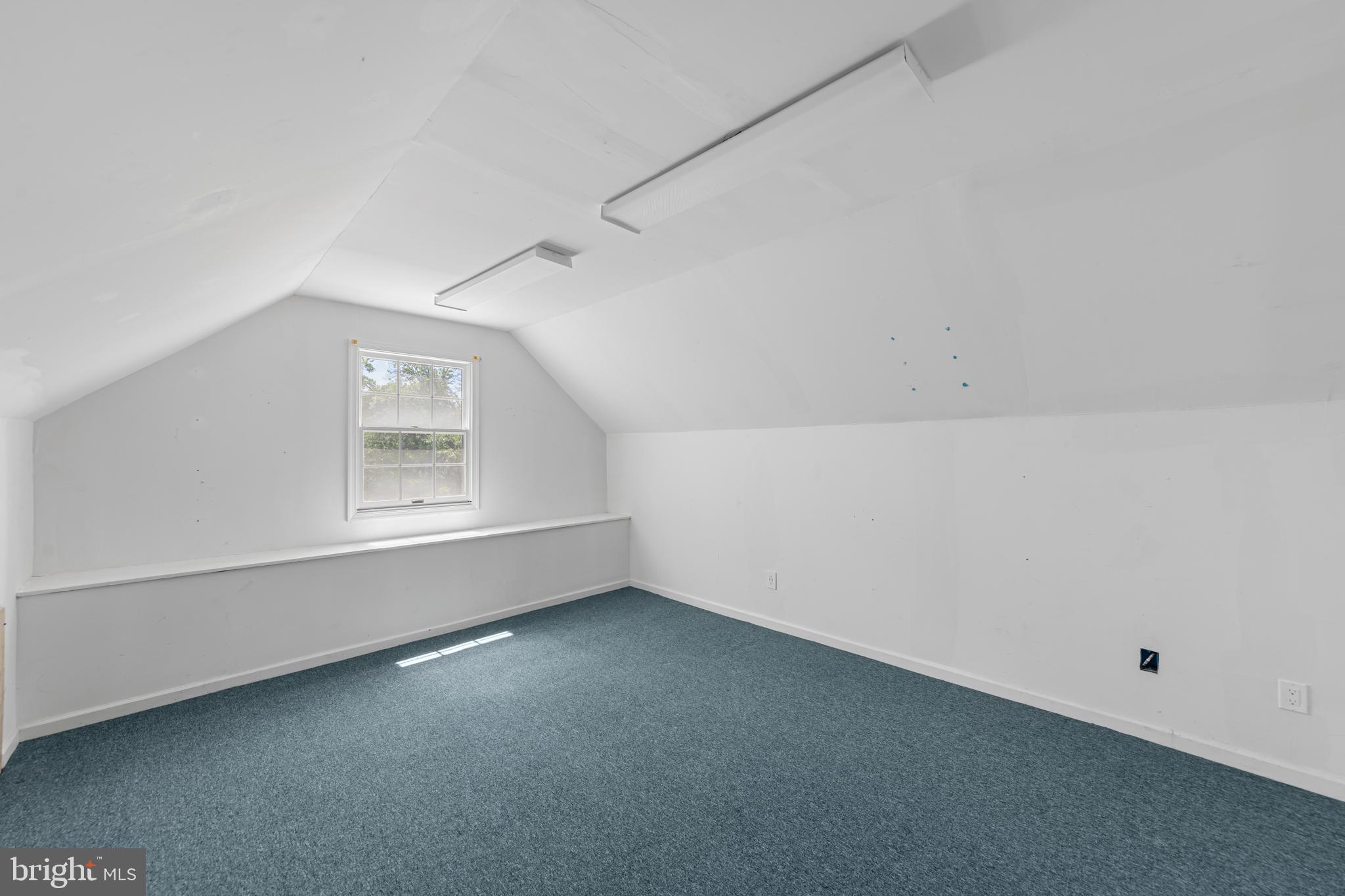 CROSS CREEK - Residential