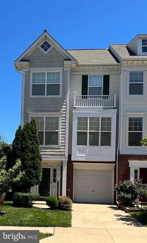 Townhouse For Rent - 8118 Rainwater Circle<br/> MANASSAS, VA 20111