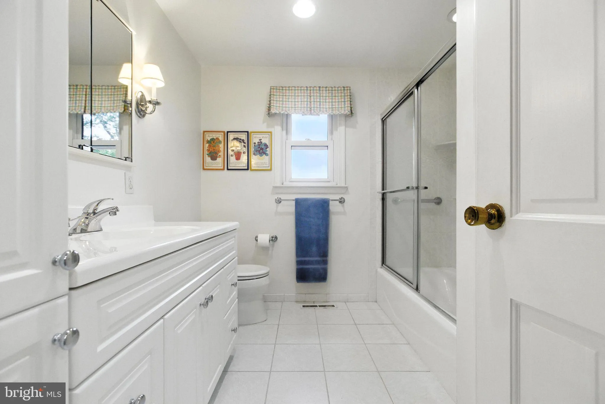 Cherry Hill, New Jersey 08003, United States, 5 Bedrooms Bedrooms, ,3 BathroomsBathrooms,Residential,Pending,191127