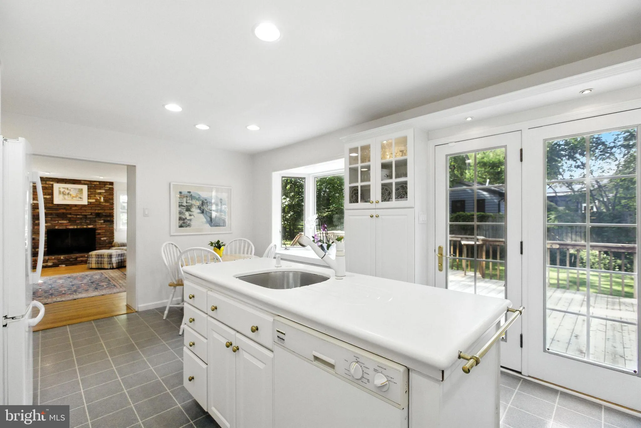 Cherry Hill, New Jersey 08003, United States, 5 Bedrooms Bedrooms, ,3 BathroomsBathrooms,Residential,Pending,191127