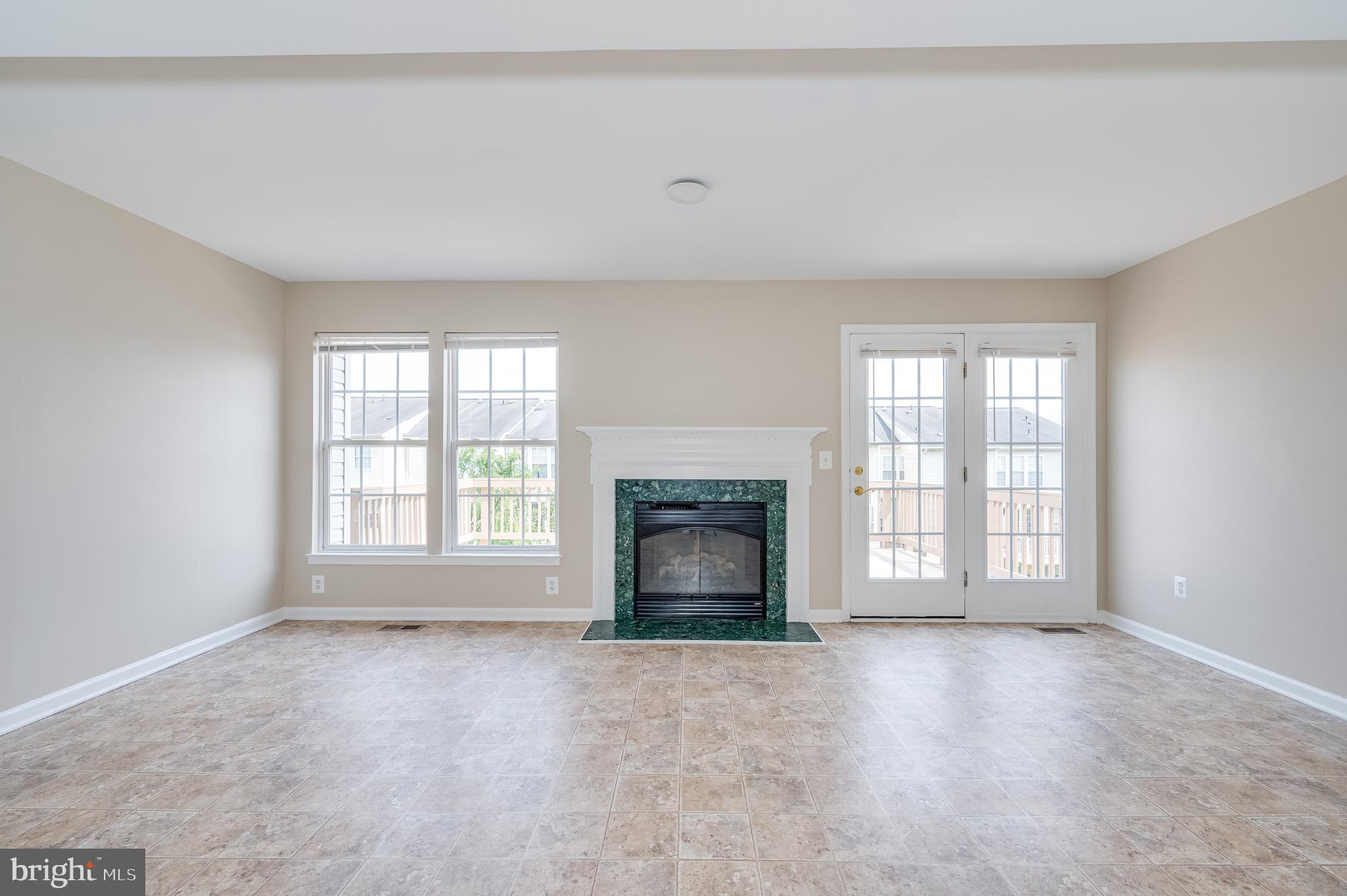 LAKELAND PLACE - Residential Lease