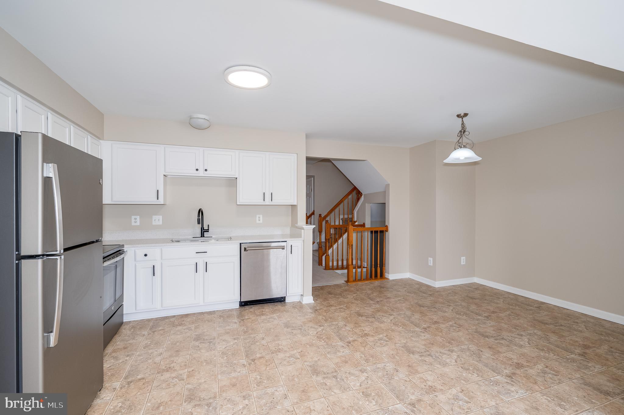 LAKELAND PLACE - Residential Lease