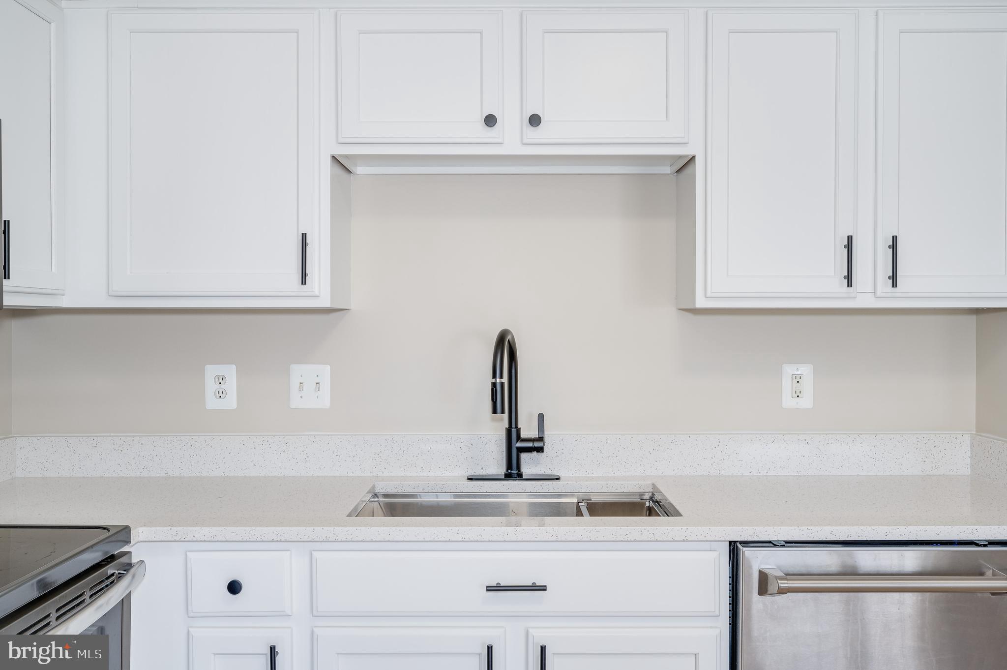 LAKELAND PLACE - Residential Lease