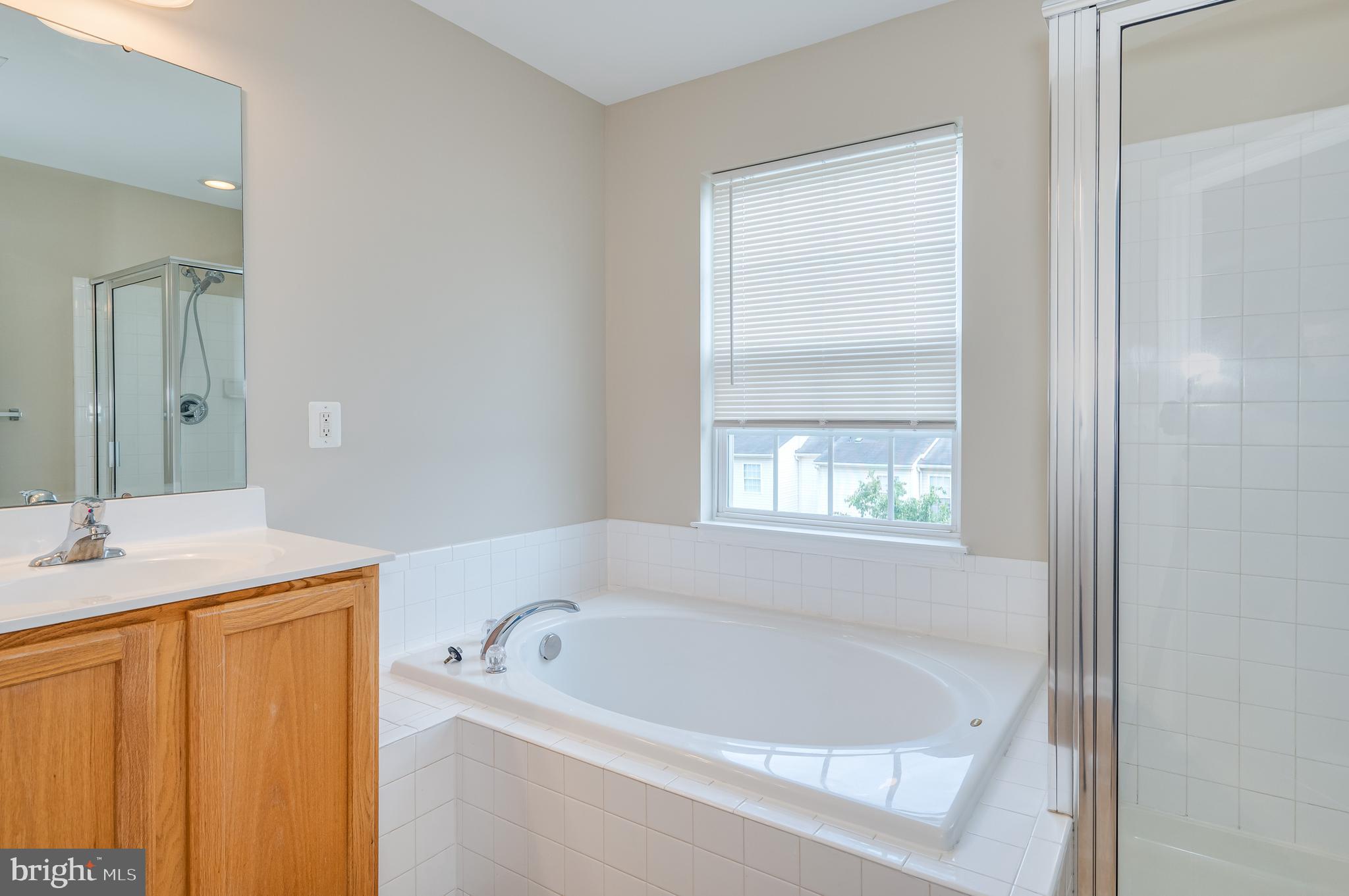 LAKELAND PLACE - Residential Lease