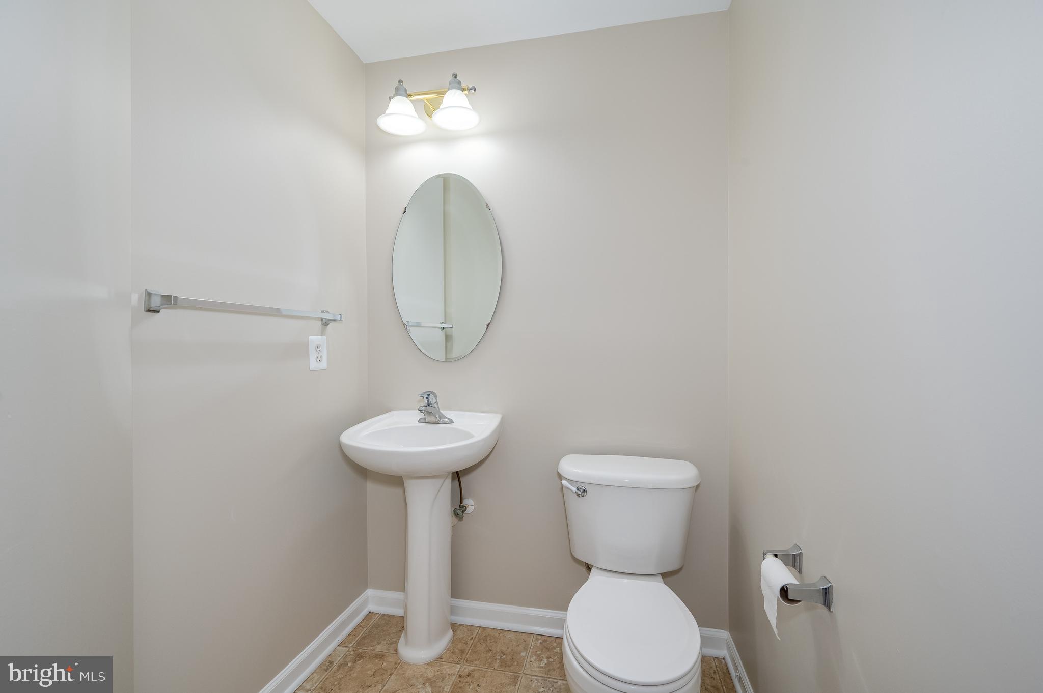 LAKELAND PLACE - Residential Lease