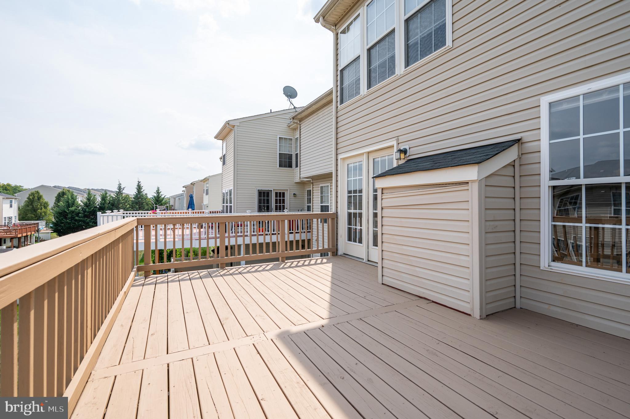 LAKELAND PLACE - Residential Lease