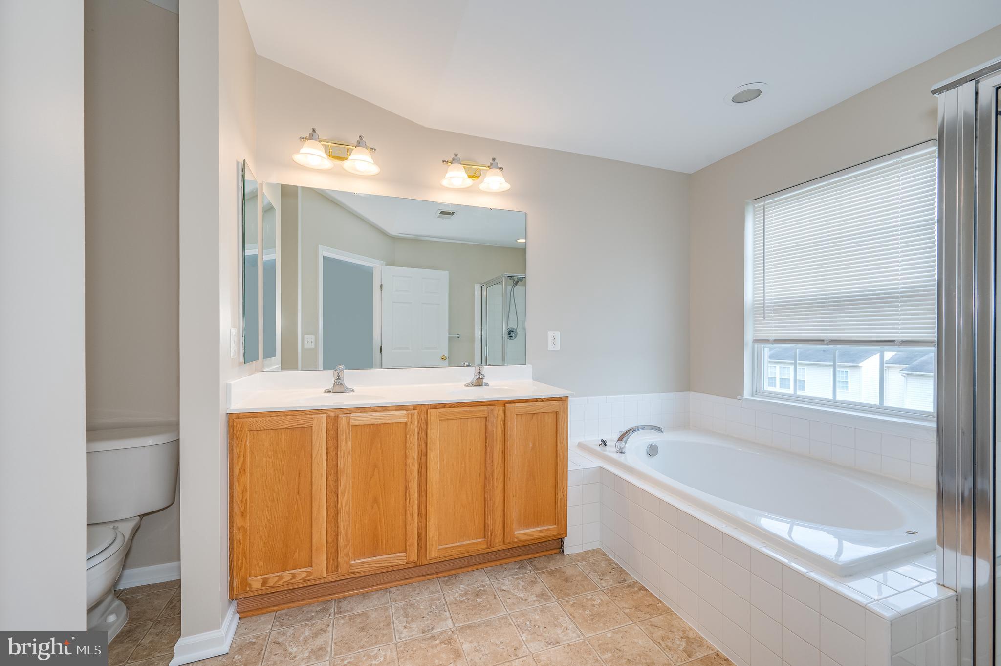 LAKELAND PLACE - Residential Lease