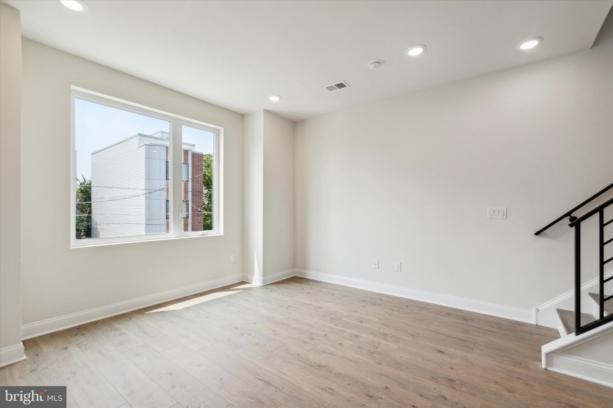 NORRIS SQUARE - Residential Income