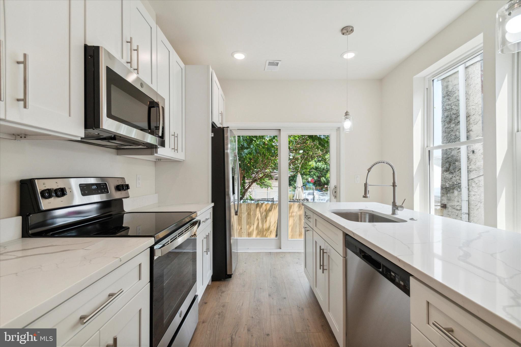 NORRIS SQUARE - Residential Income