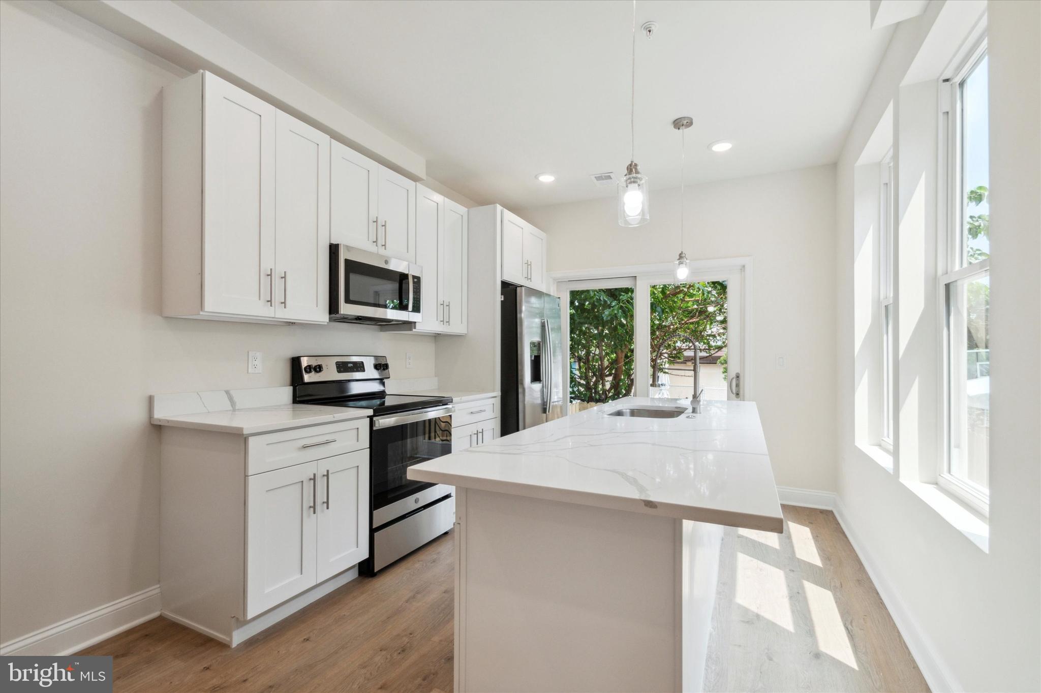 NORRIS SQUARE - Residential Income