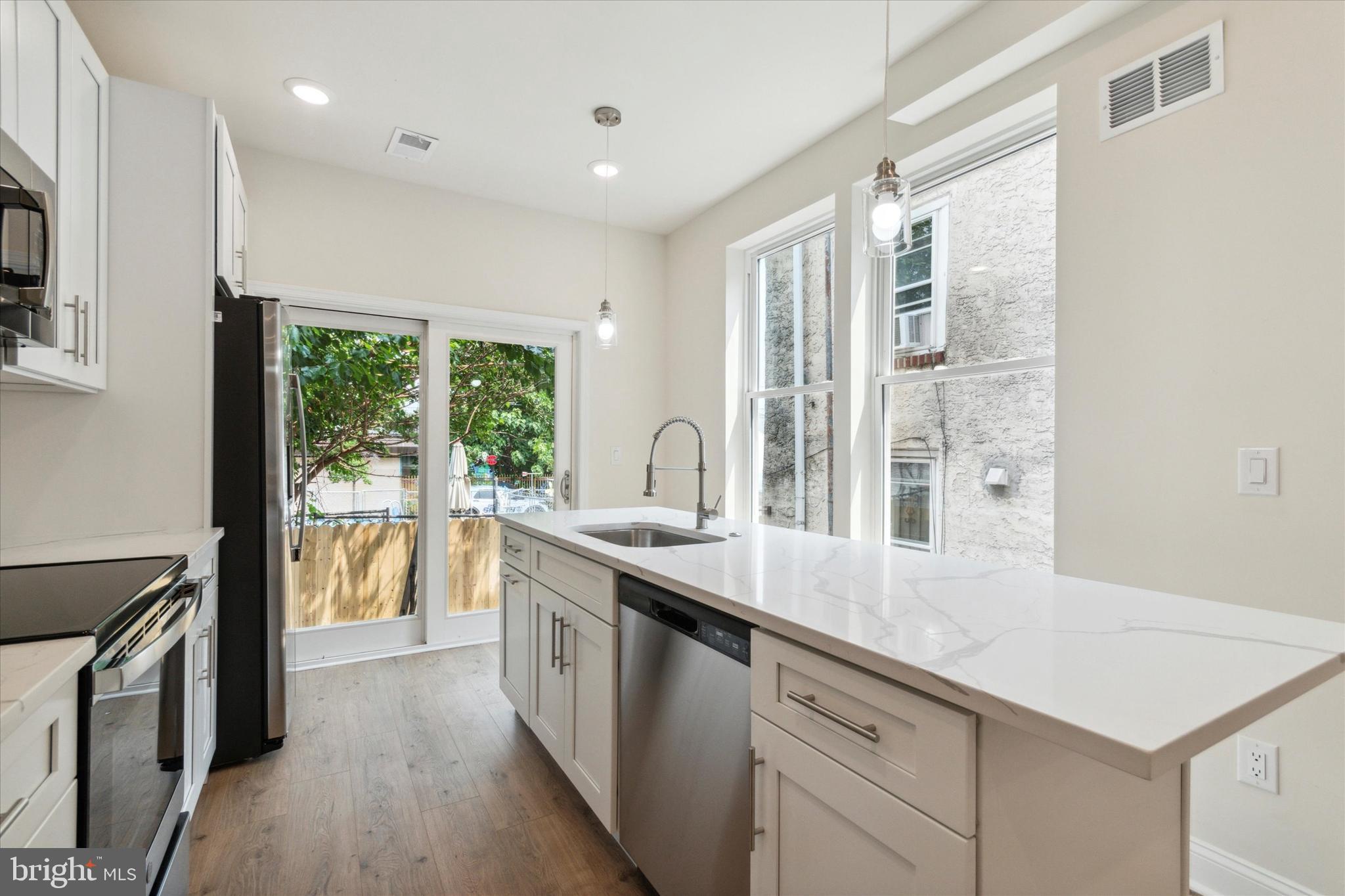 NORRIS SQUARE - Residential Income