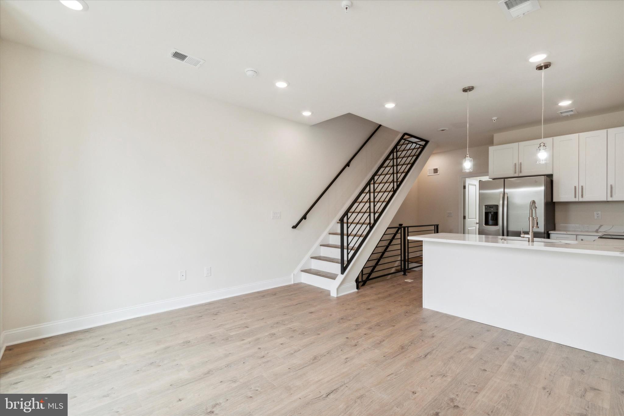 NORRIS SQUARE - Residential Income