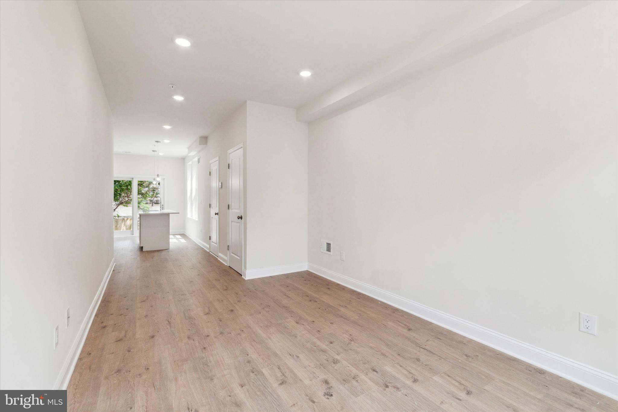 NORRIS SQUARE - Residential Income