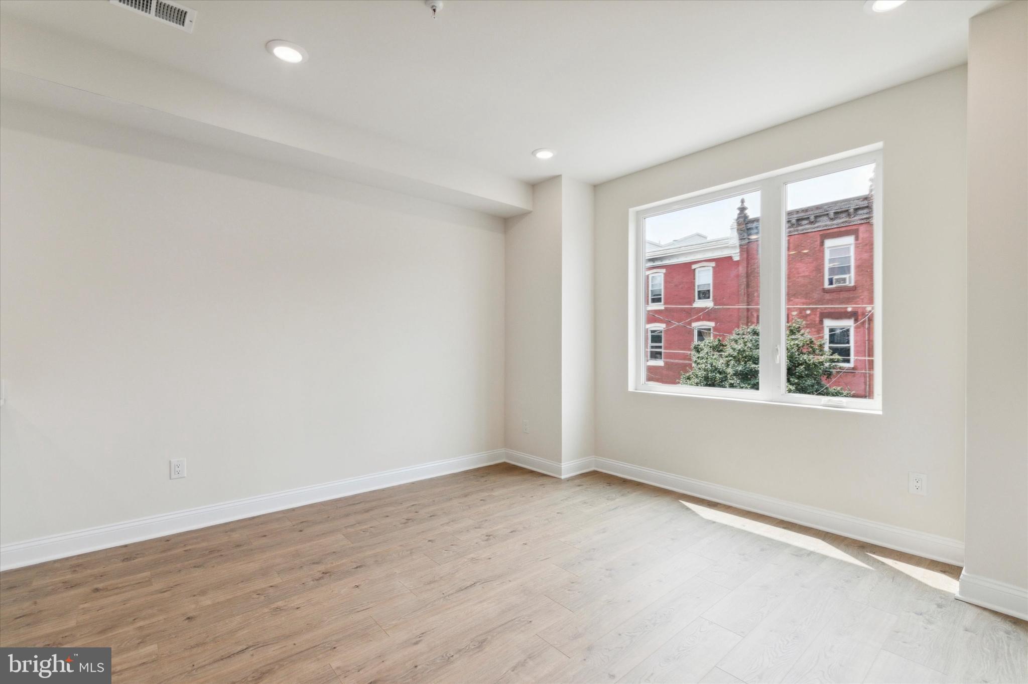 NORRIS SQUARE - Residential Income