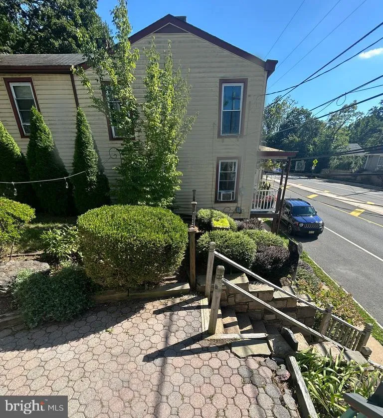 Lambertville, New Jersey 08530, United States, 3 Bedrooms Bedrooms, ,1 BathroomBathrooms,Residential,Active,185342