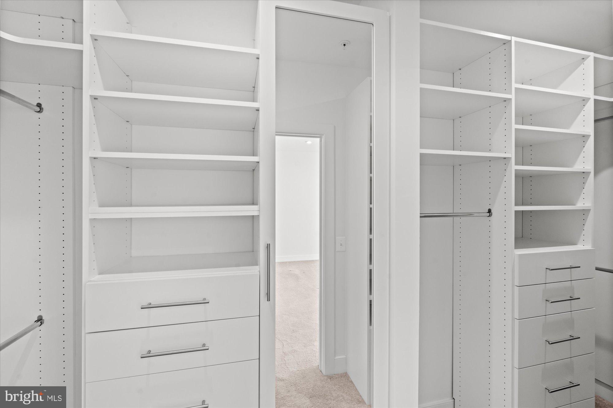 TOWER OAKS - Residential