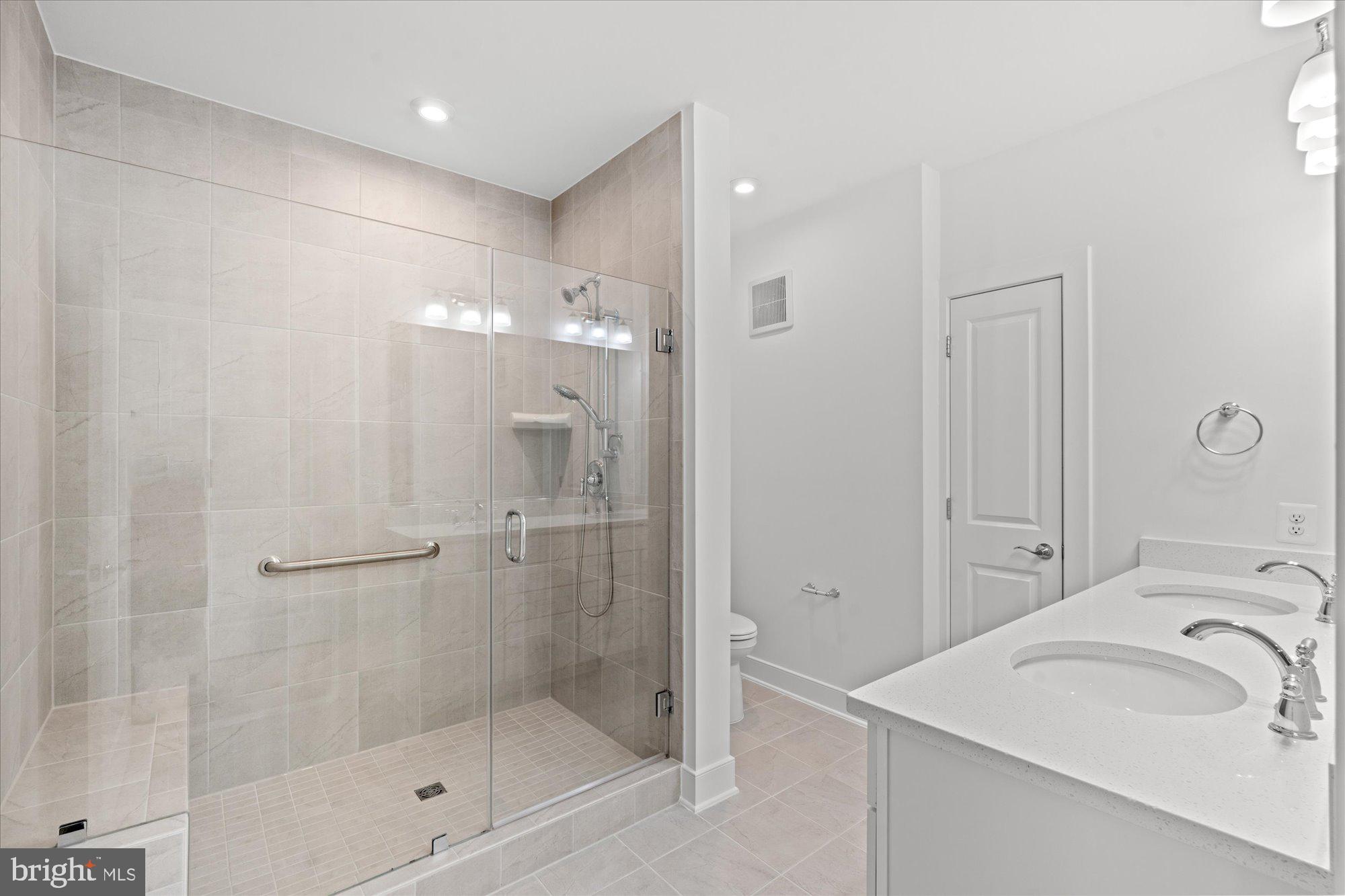 TOWER OAKS - Residential