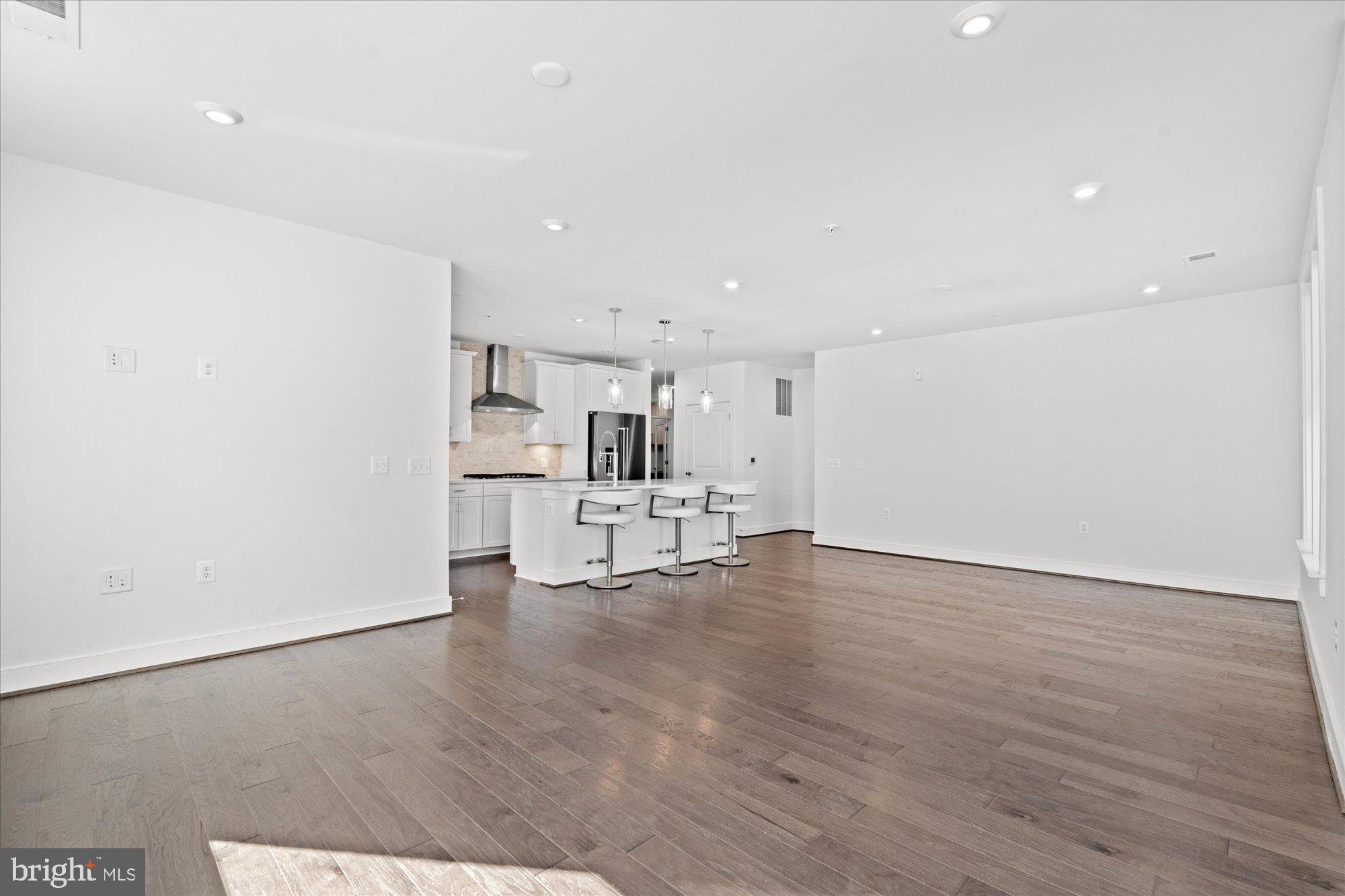 TOWER OAKS - Residential