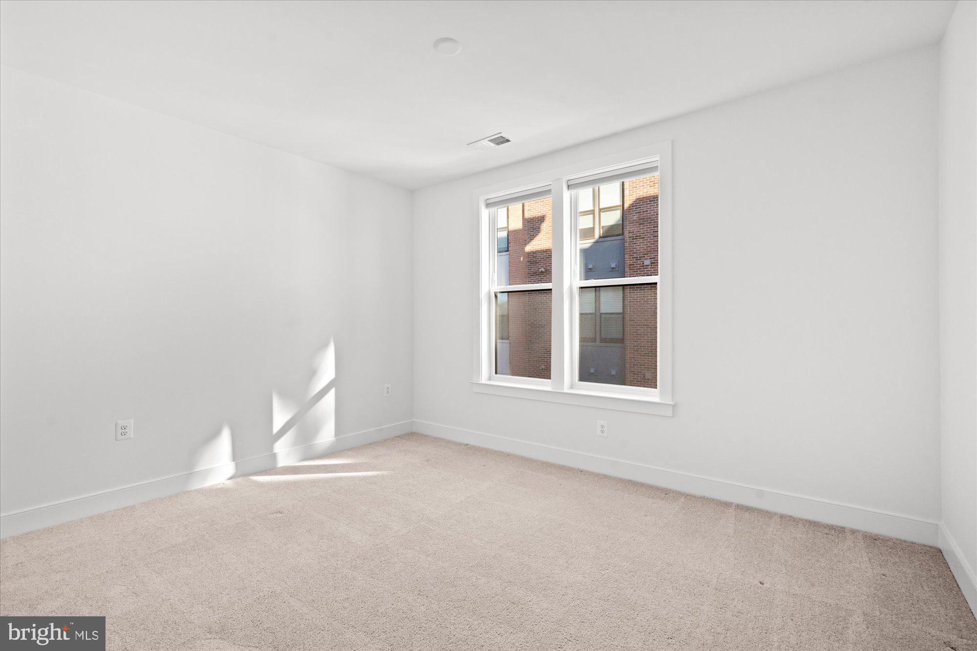 TOWER OAKS - Residential