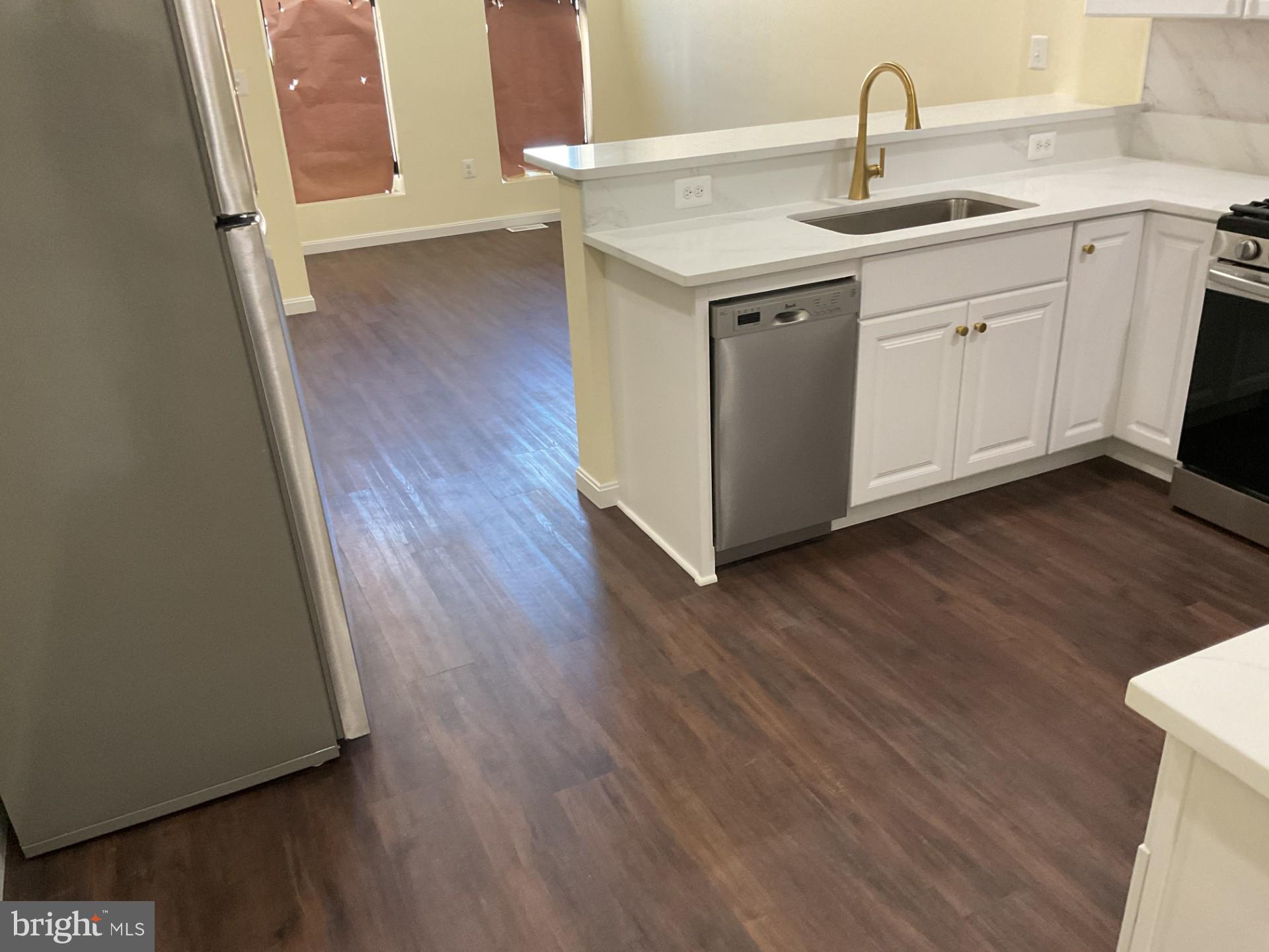 EAST BALTIMORE MIDWAY - Residential