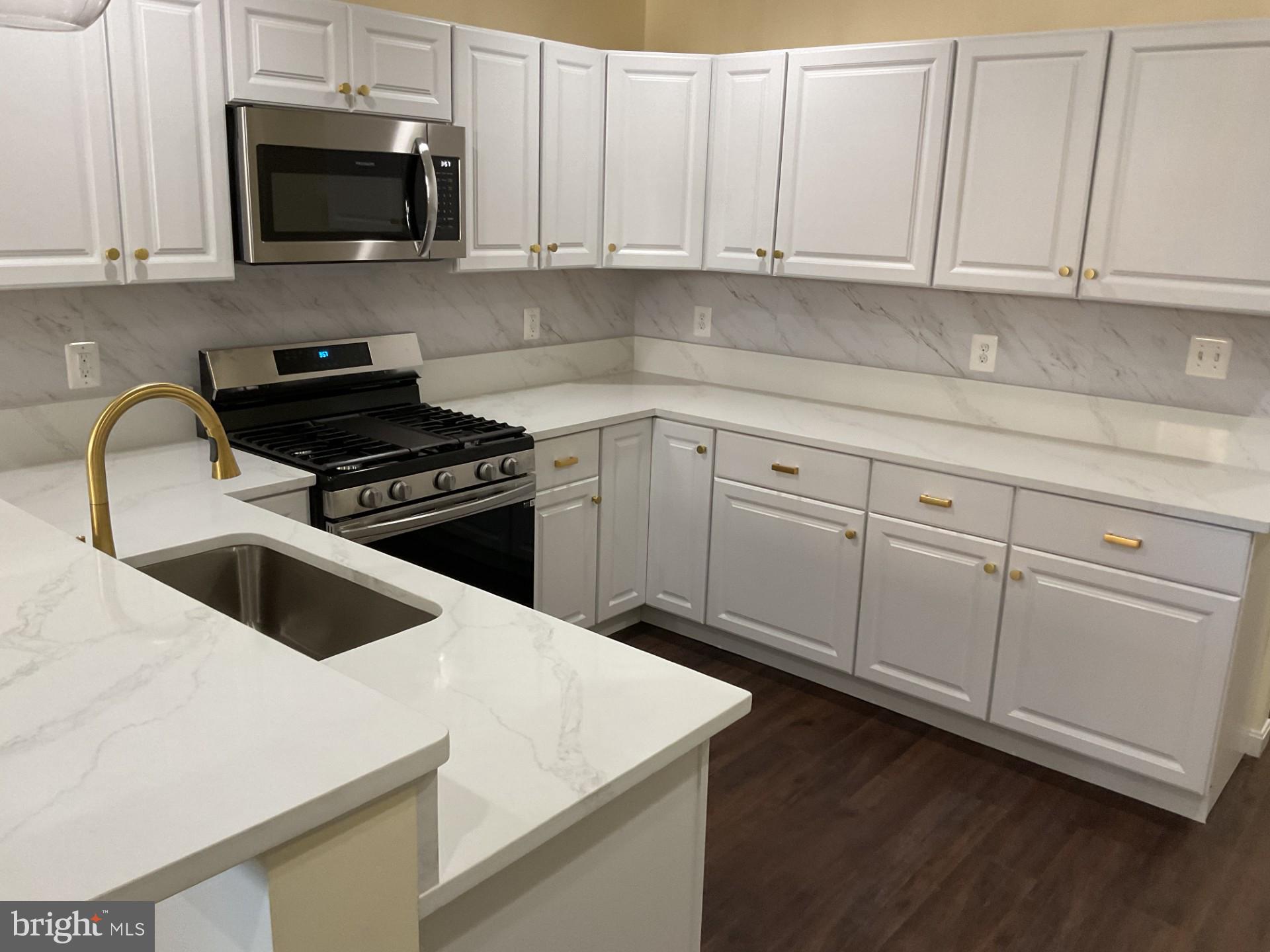 EAST BALTIMORE MIDWAY - Residential