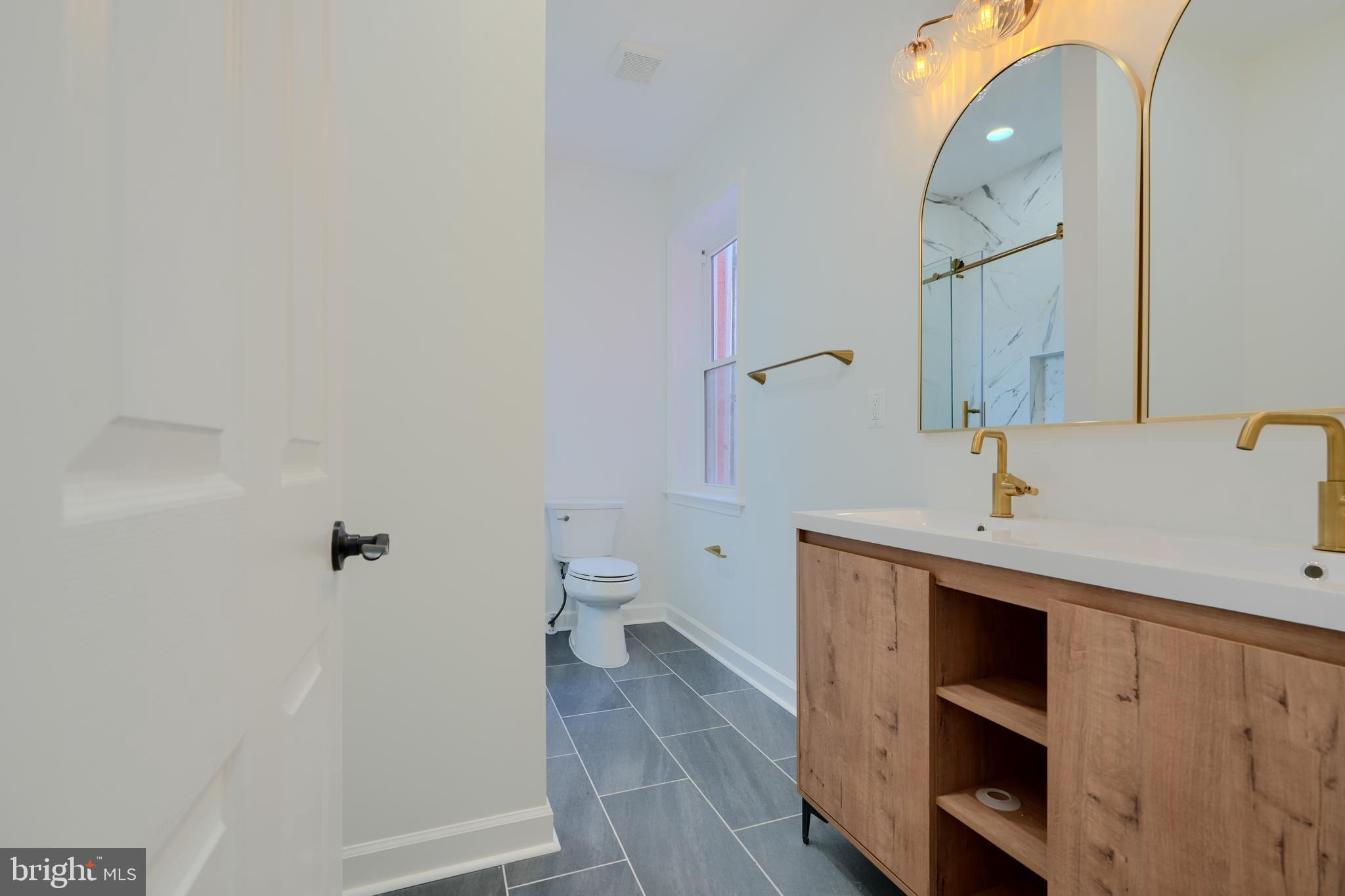 BROADWAY EAST - Residential Lease