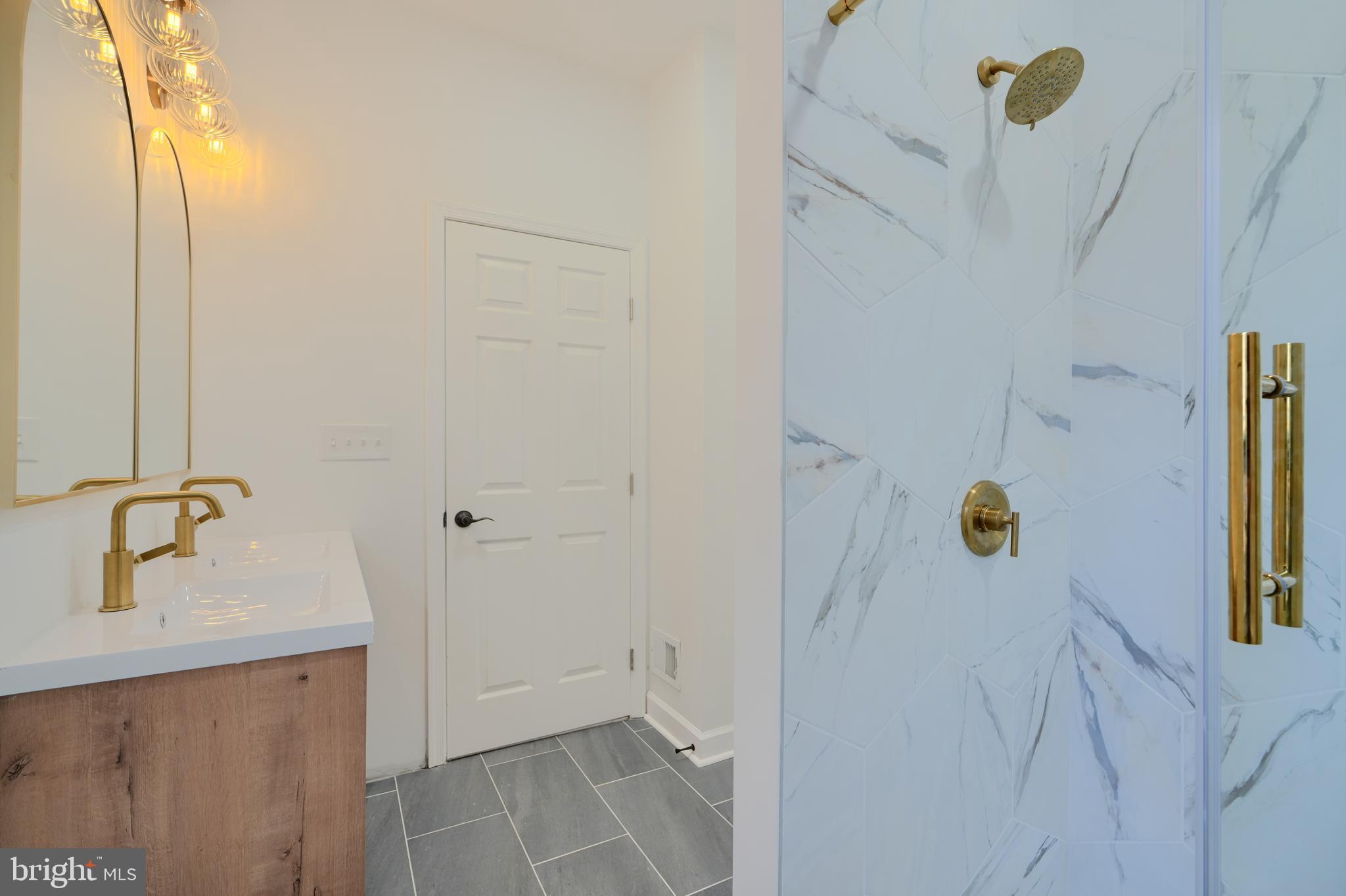 BROADWAY EAST - Residential Lease