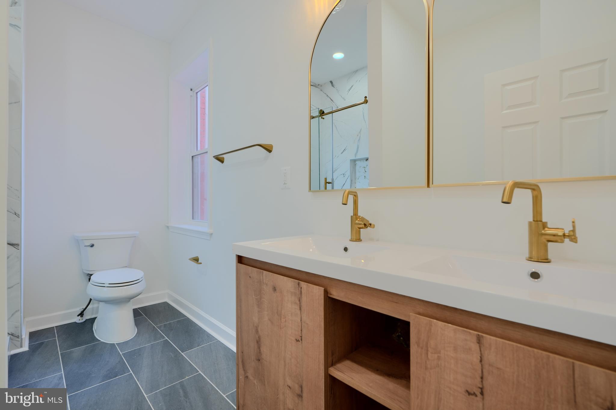 BROADWAY EAST - Residential Lease