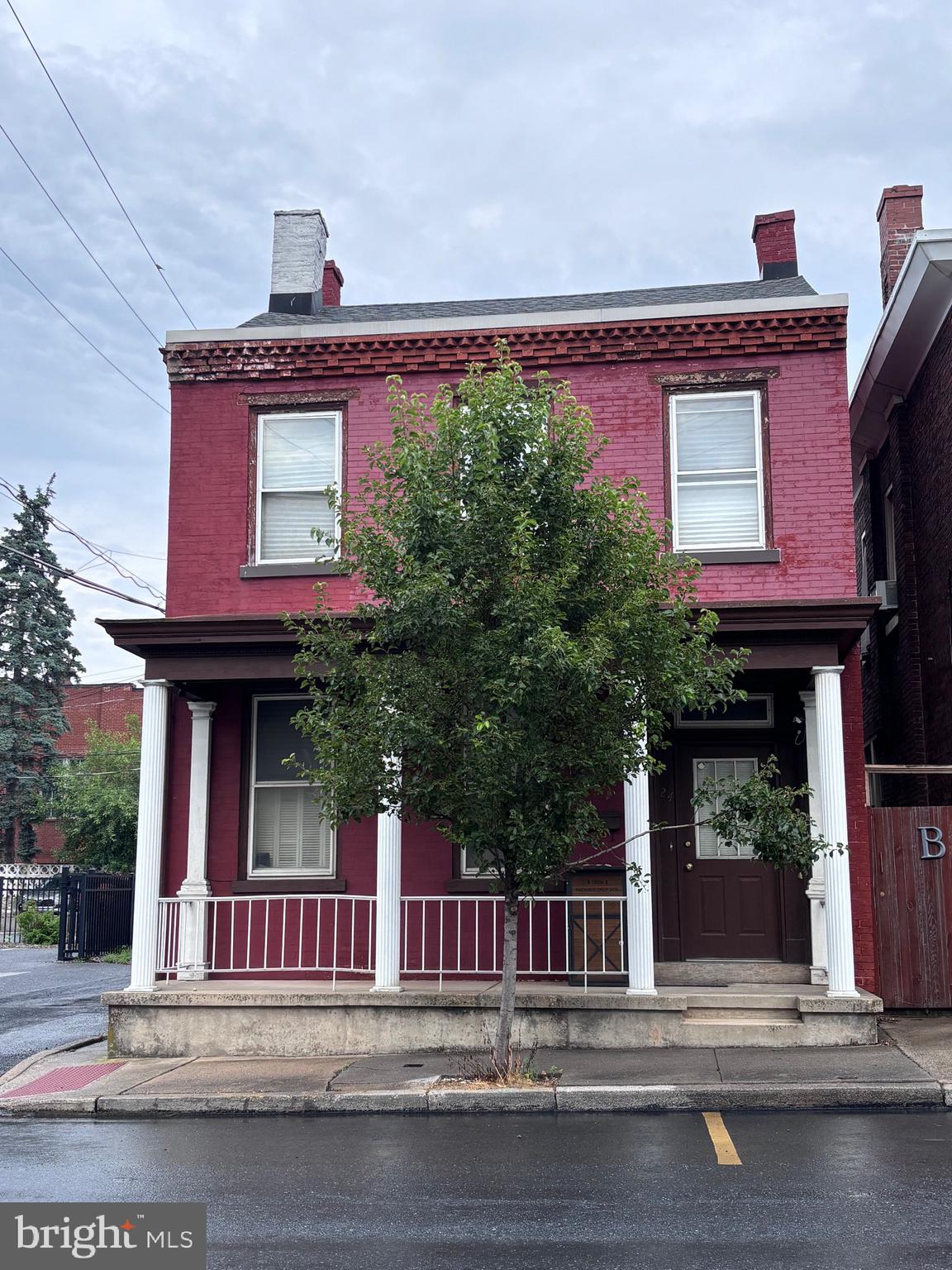 24 S 10TH STREET