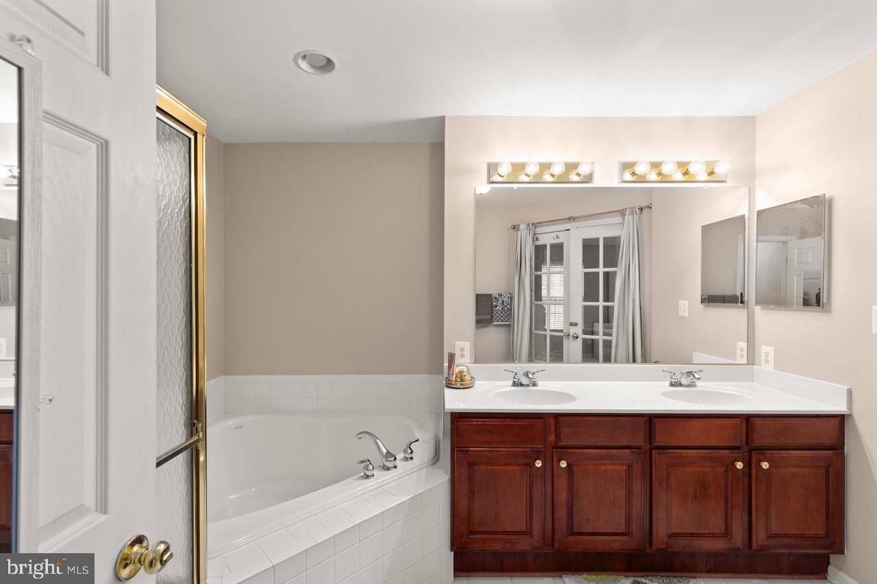VINEYARD OAK - Residential