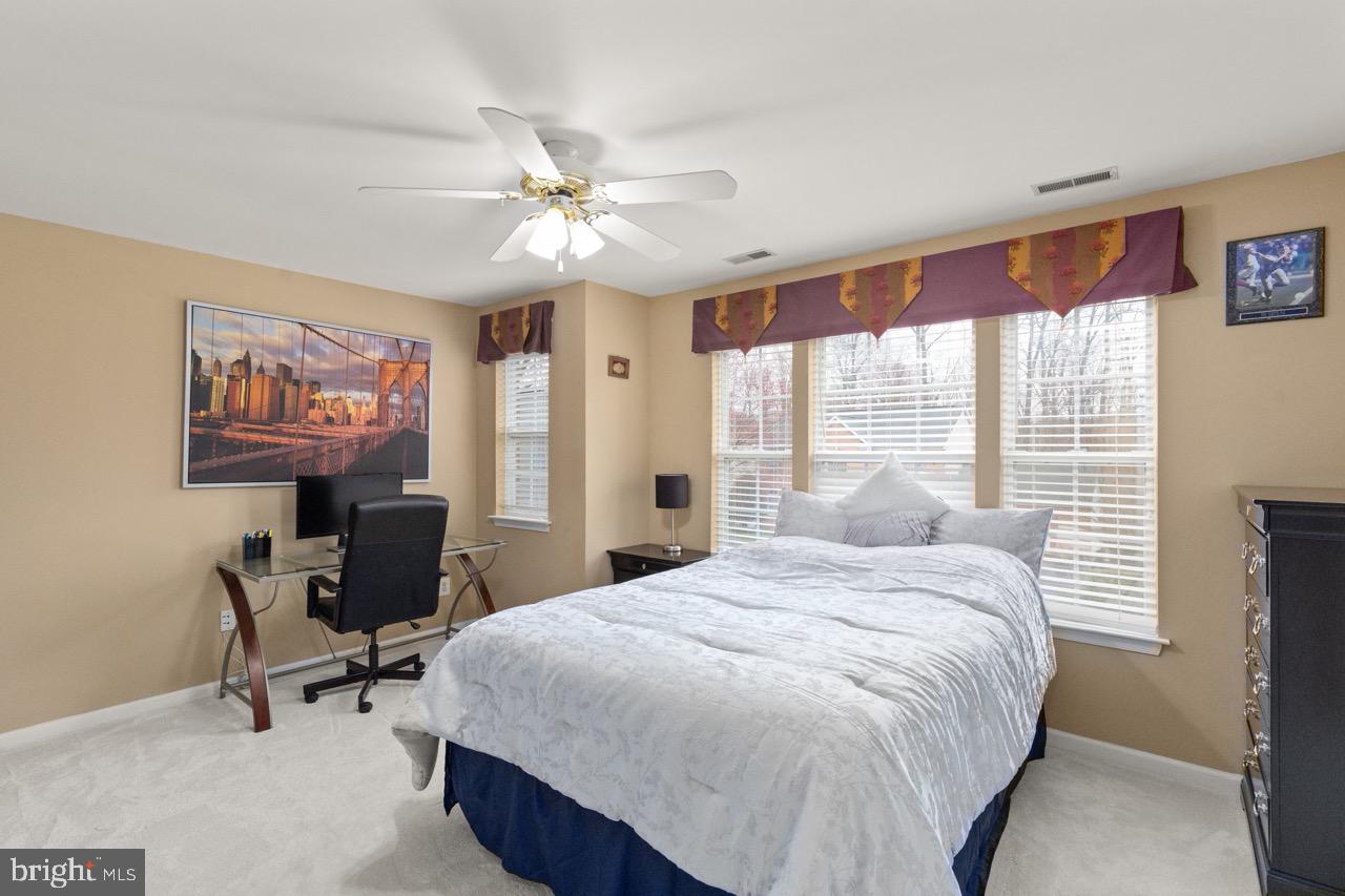 VINEYARD OAK - Residential
