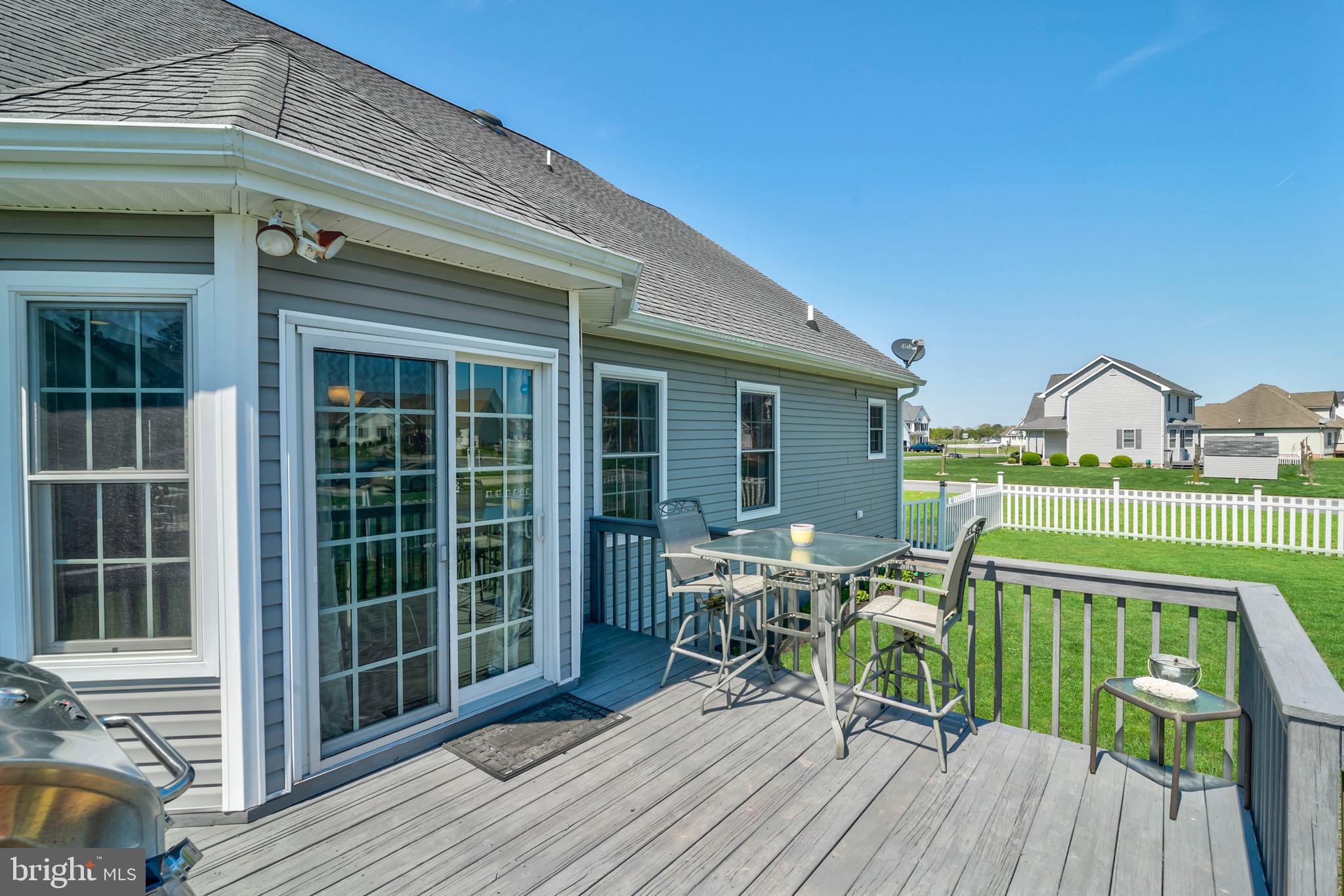 EAST FIELD - Residential