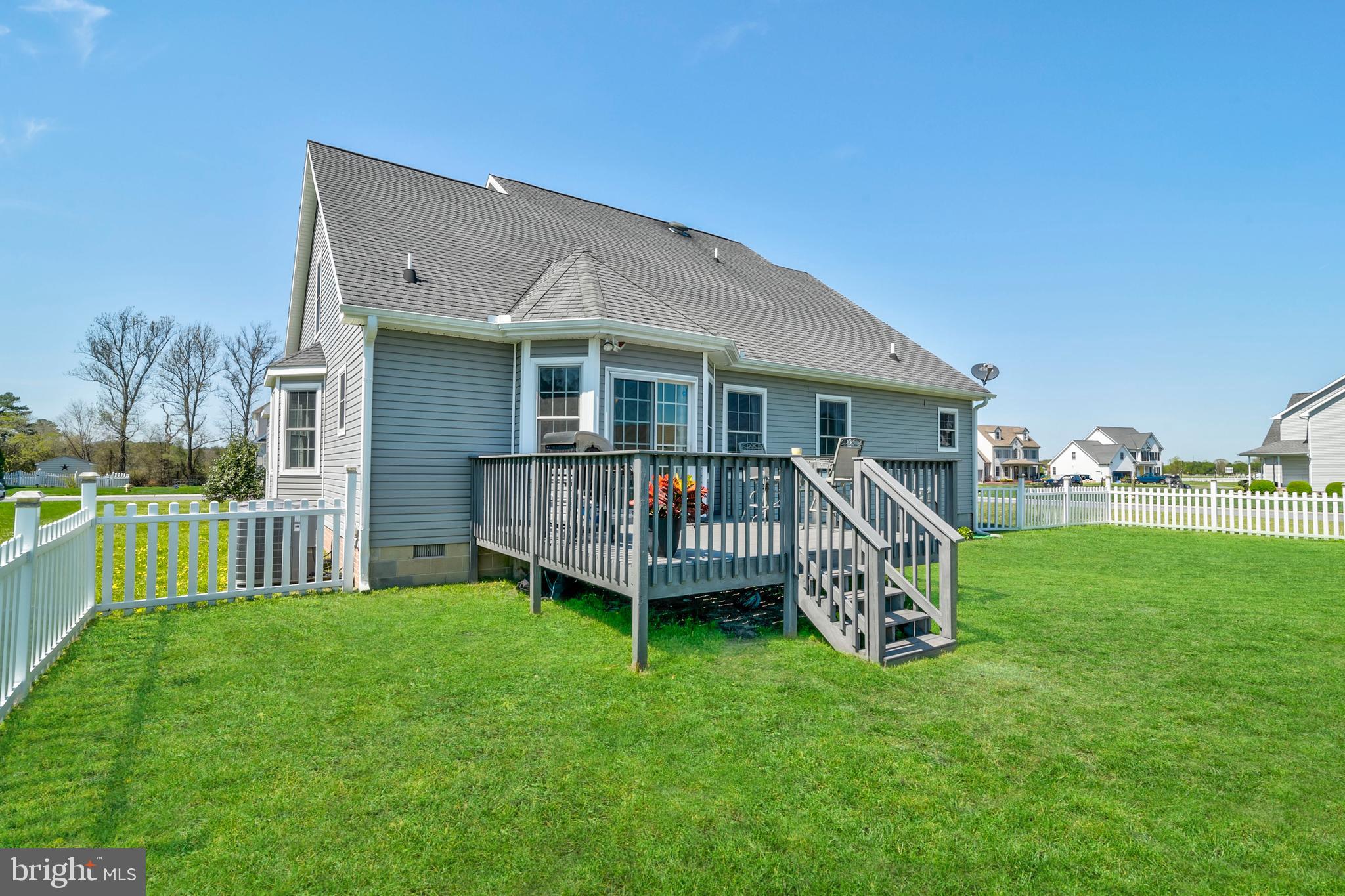 EAST FIELD - Residential