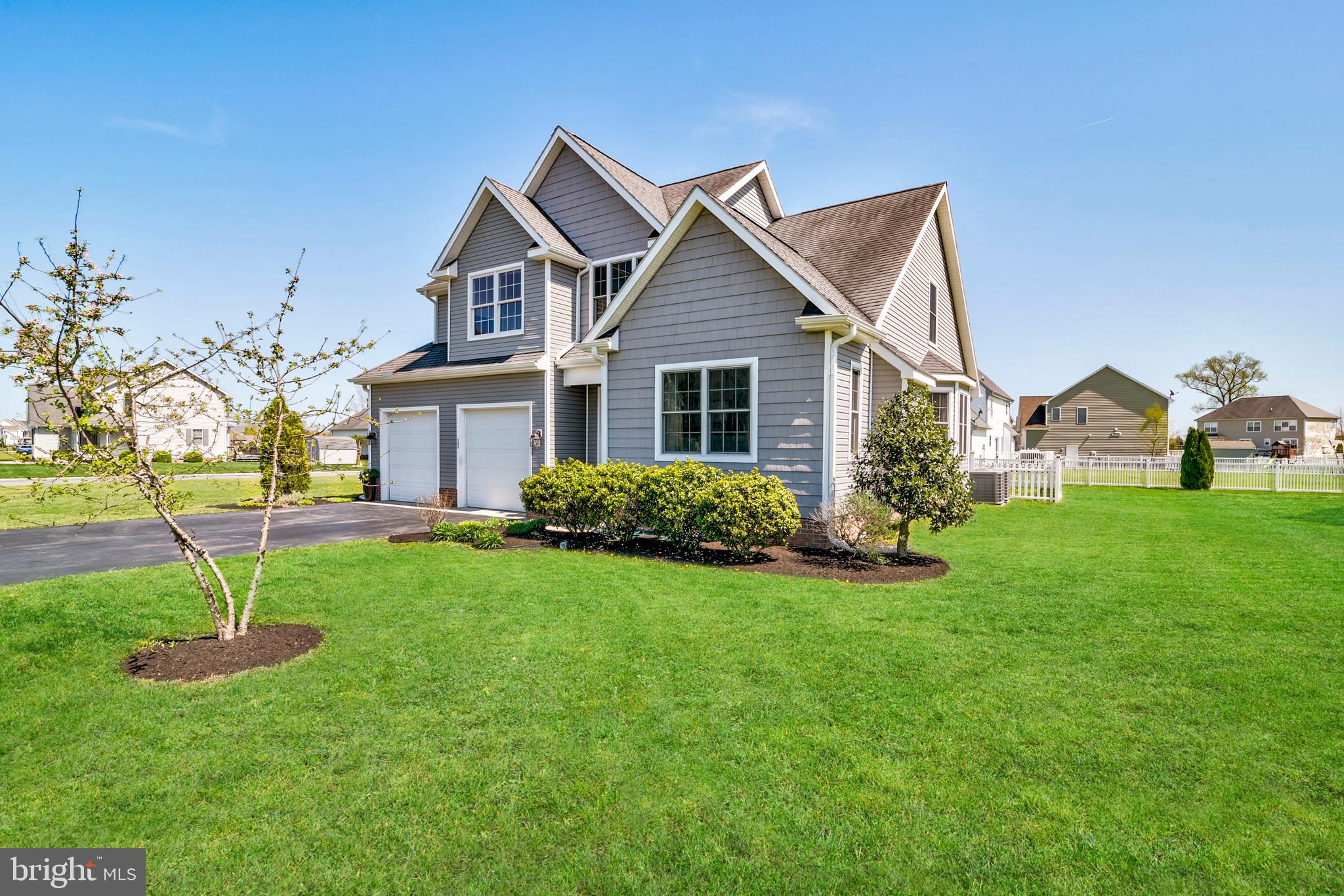 EAST FIELD - Residential