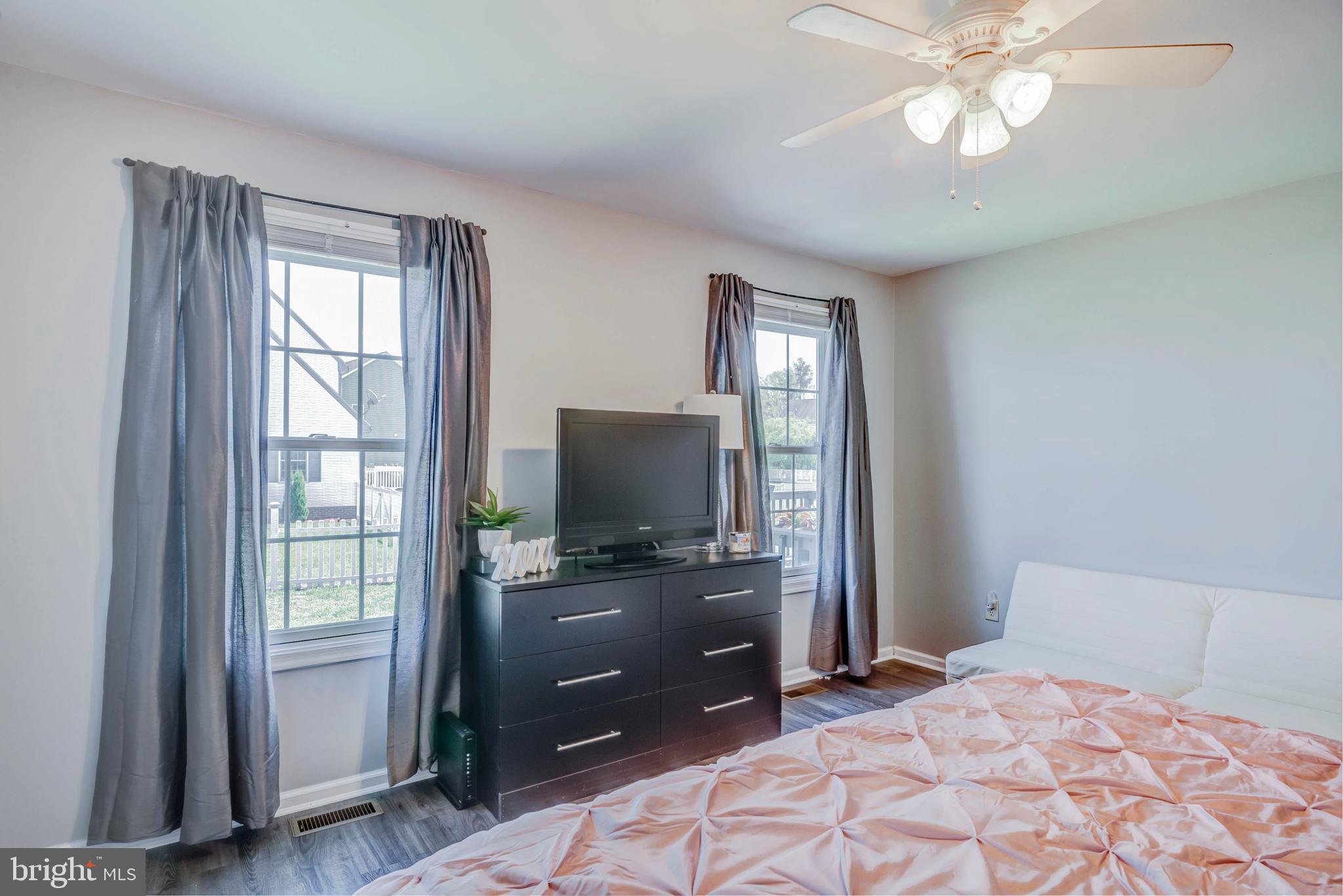 EAST FIELD - Residential